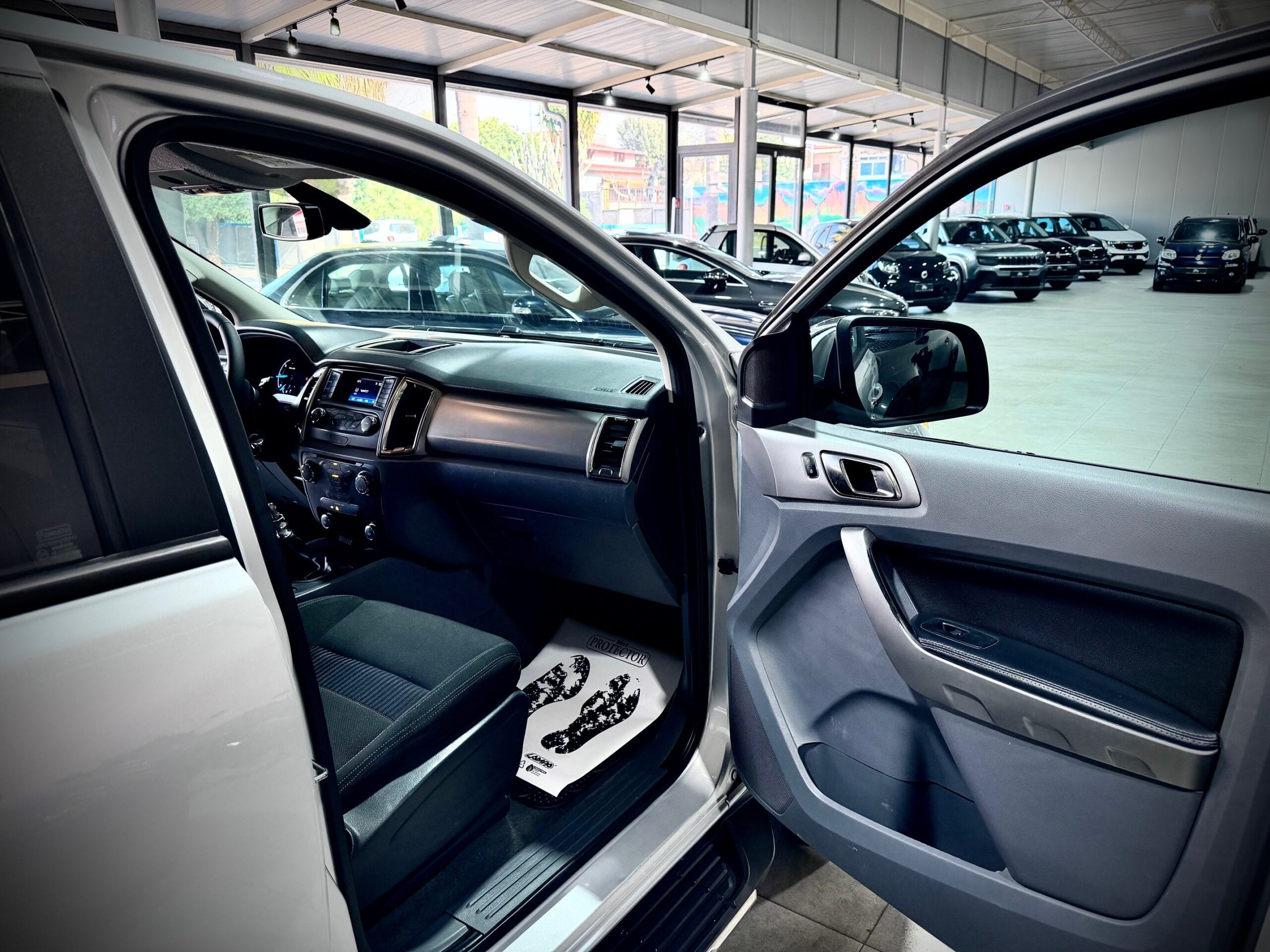 Ford Ranger 2.2 TDCI 160CV Double Cab XLT N1 5 Posti - immagine 3
