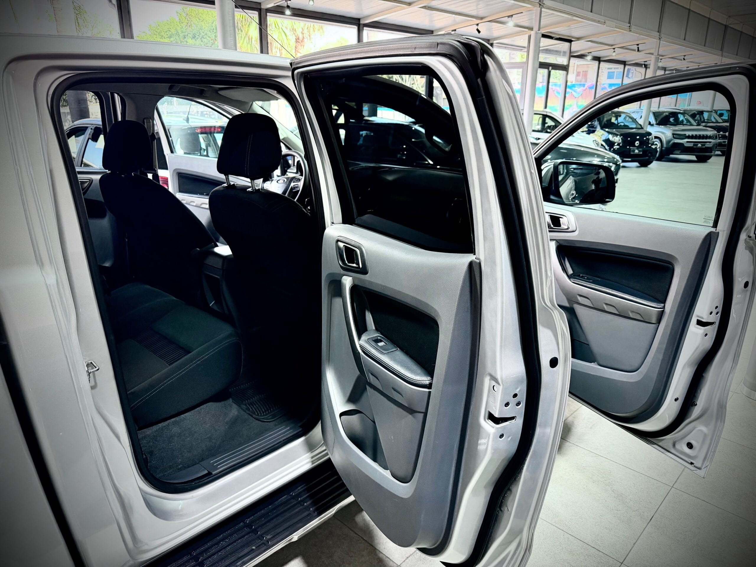 Ford Ranger 2.2 TDCI 160CV Double Cab XLT N1 5 Posti - immagine 2