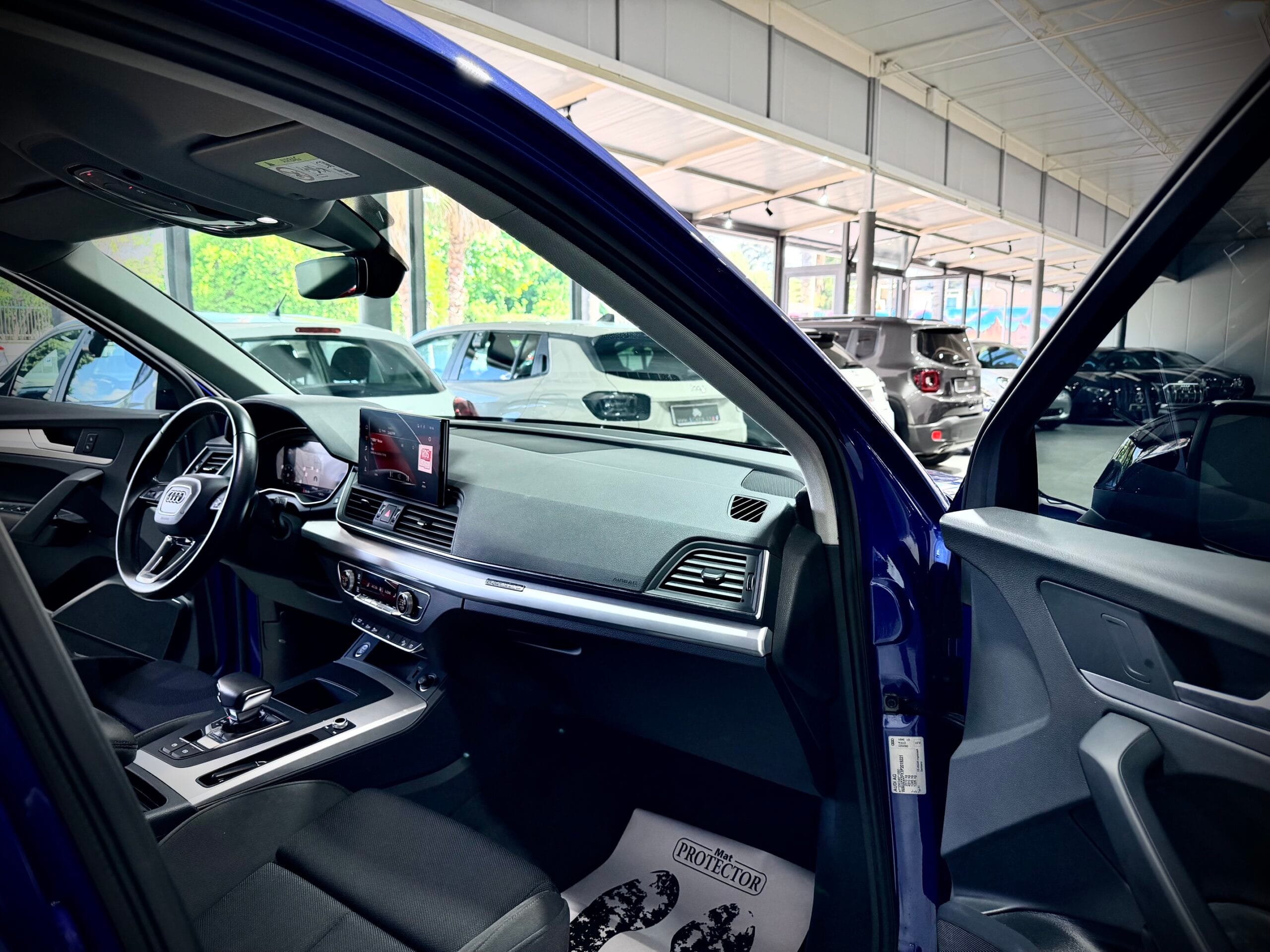 Audi Q5 SPBK 2.0 TDI 204CV Quattro S-Tronic S-Line - immagine 3