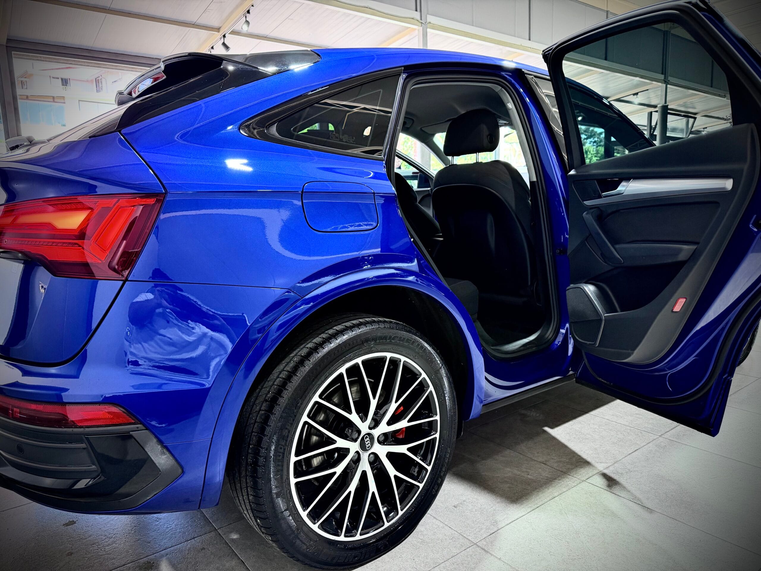 Audi Q5 SPBK 2.0 TDI 204CV Quattro S-Tronic S-Line - immagine 2