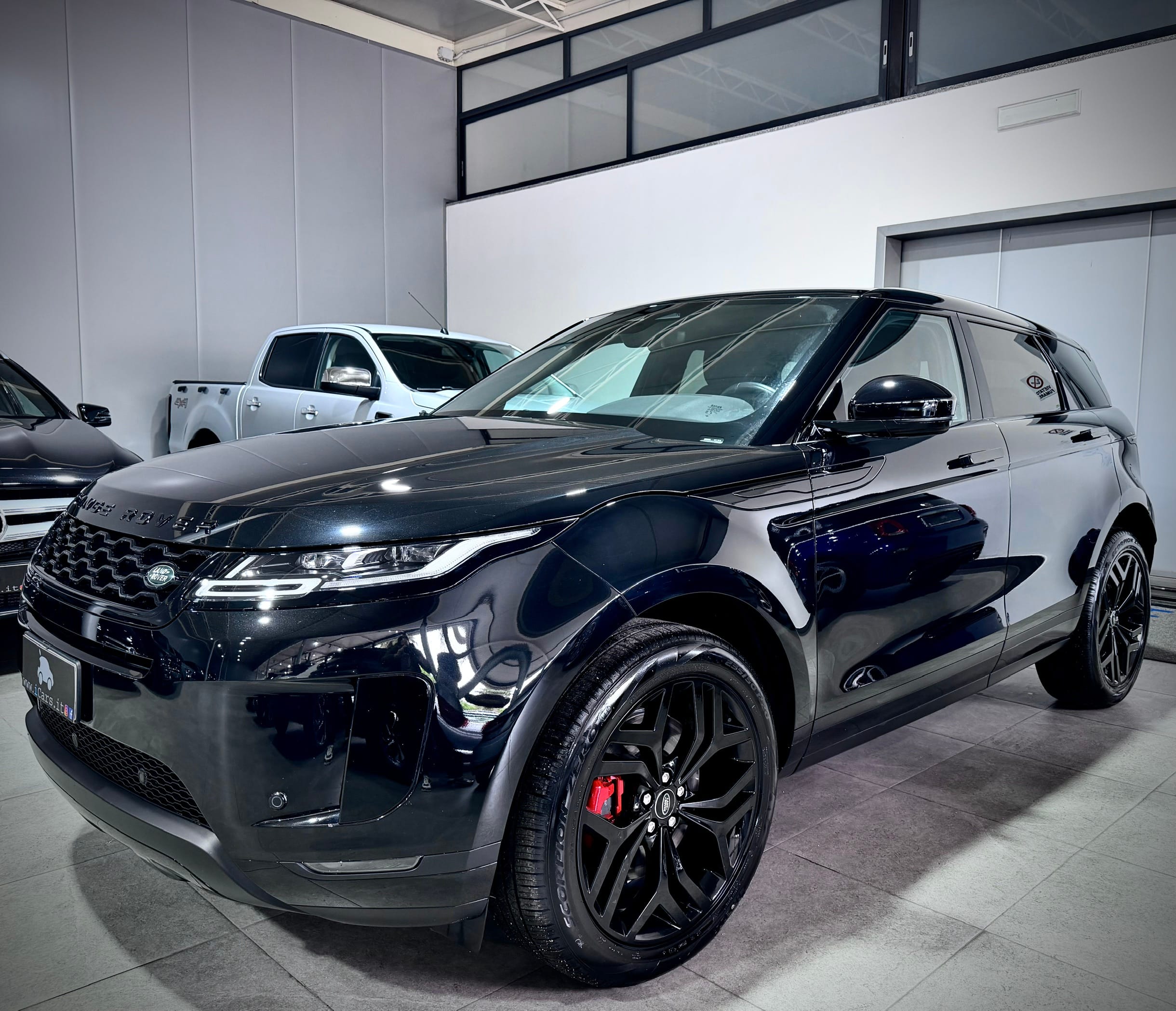 Land Rover Range Rover Evoque 2.0d i4 163CV Mhev SE Total Black N1 - immagine 13