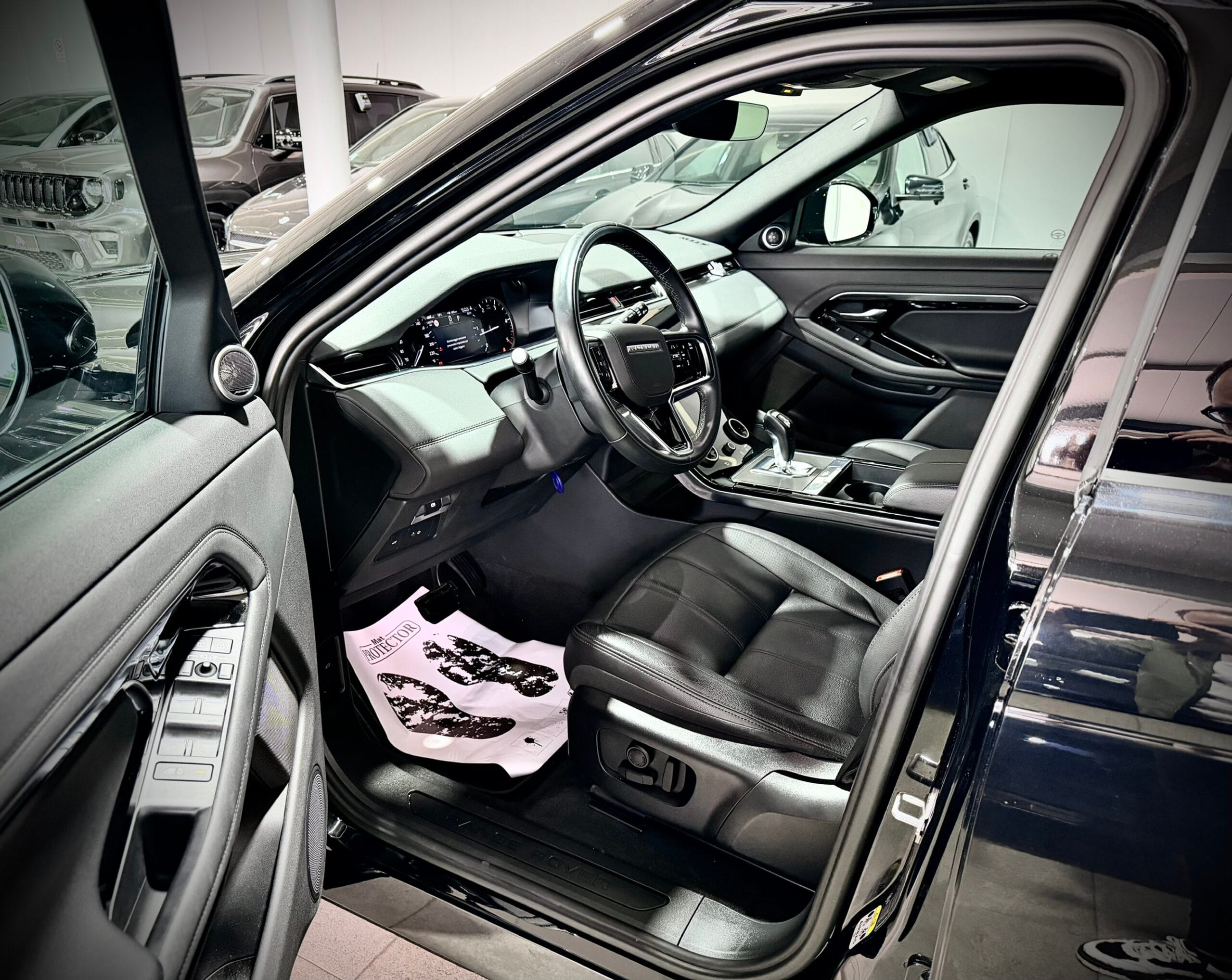 Land Rover Range Rover Evoque 2.0d i4 163CV Mhev SE Total Black N1 - immagine 6