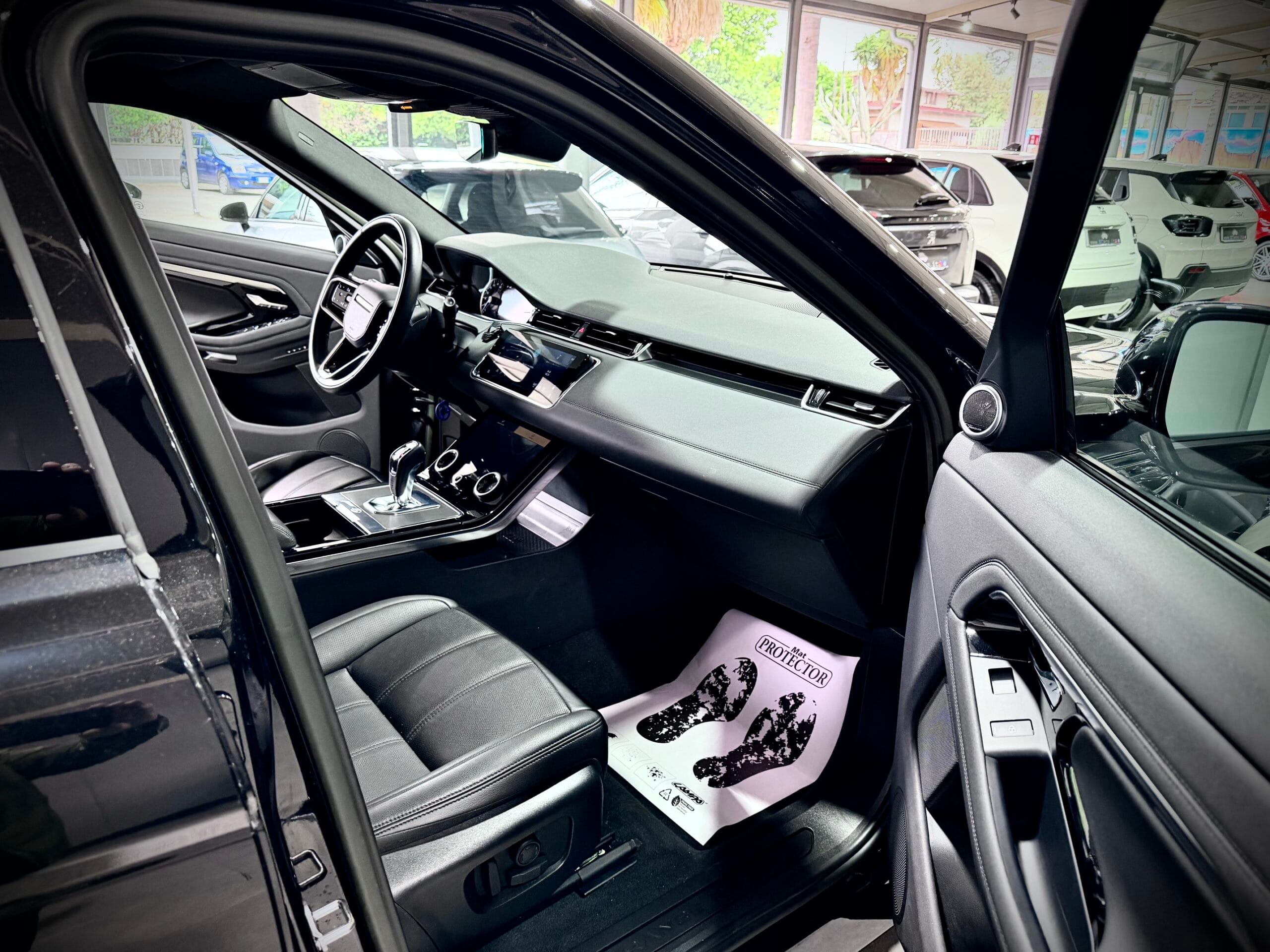 Land Rover Range Rover Evoque 2.0d i4 163CV Mhev SE Total Black N1 - immagine 3