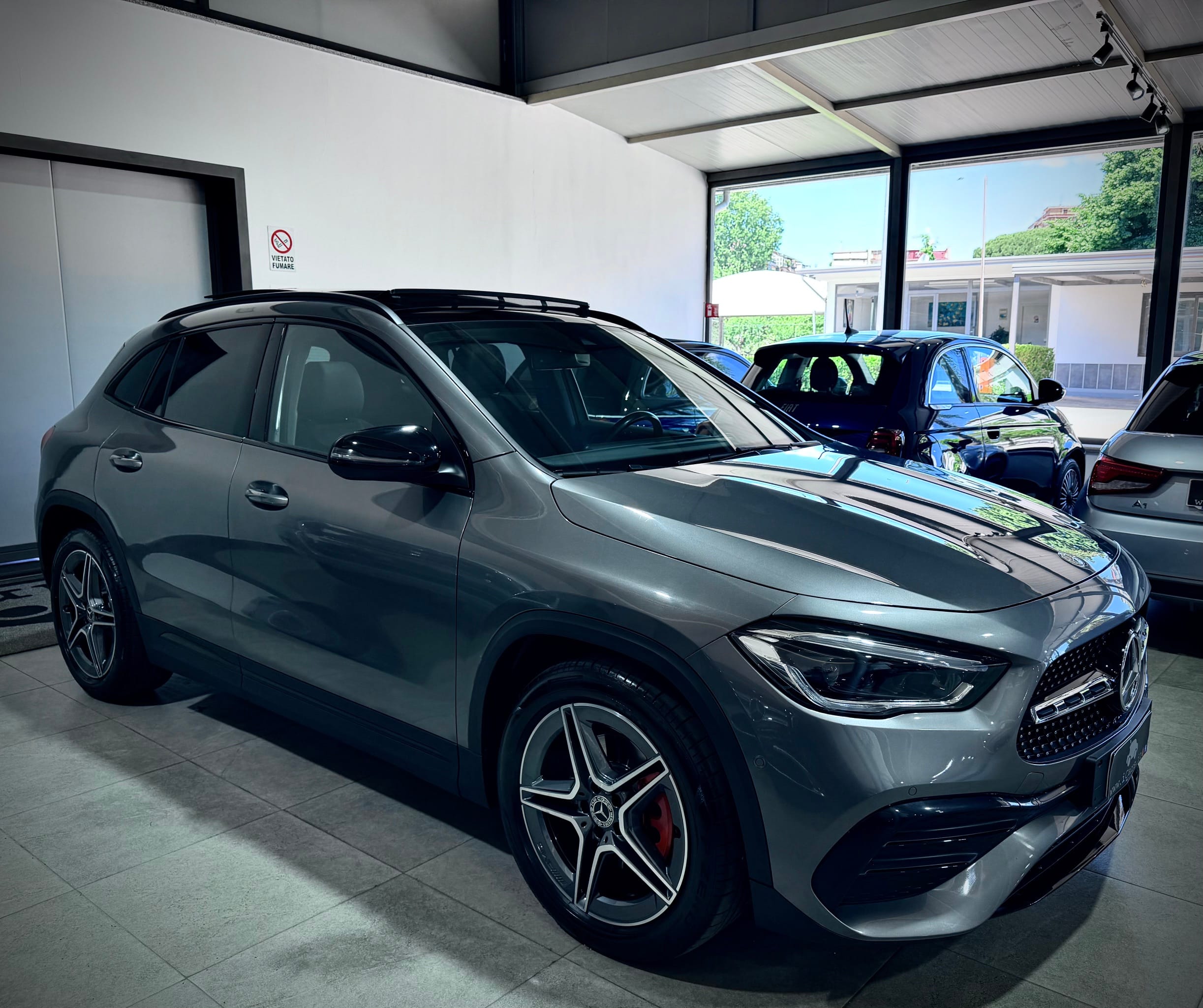 Mercedes-Benz GLA 220 d 190CV 4Matic Premium AMG - immagine 12