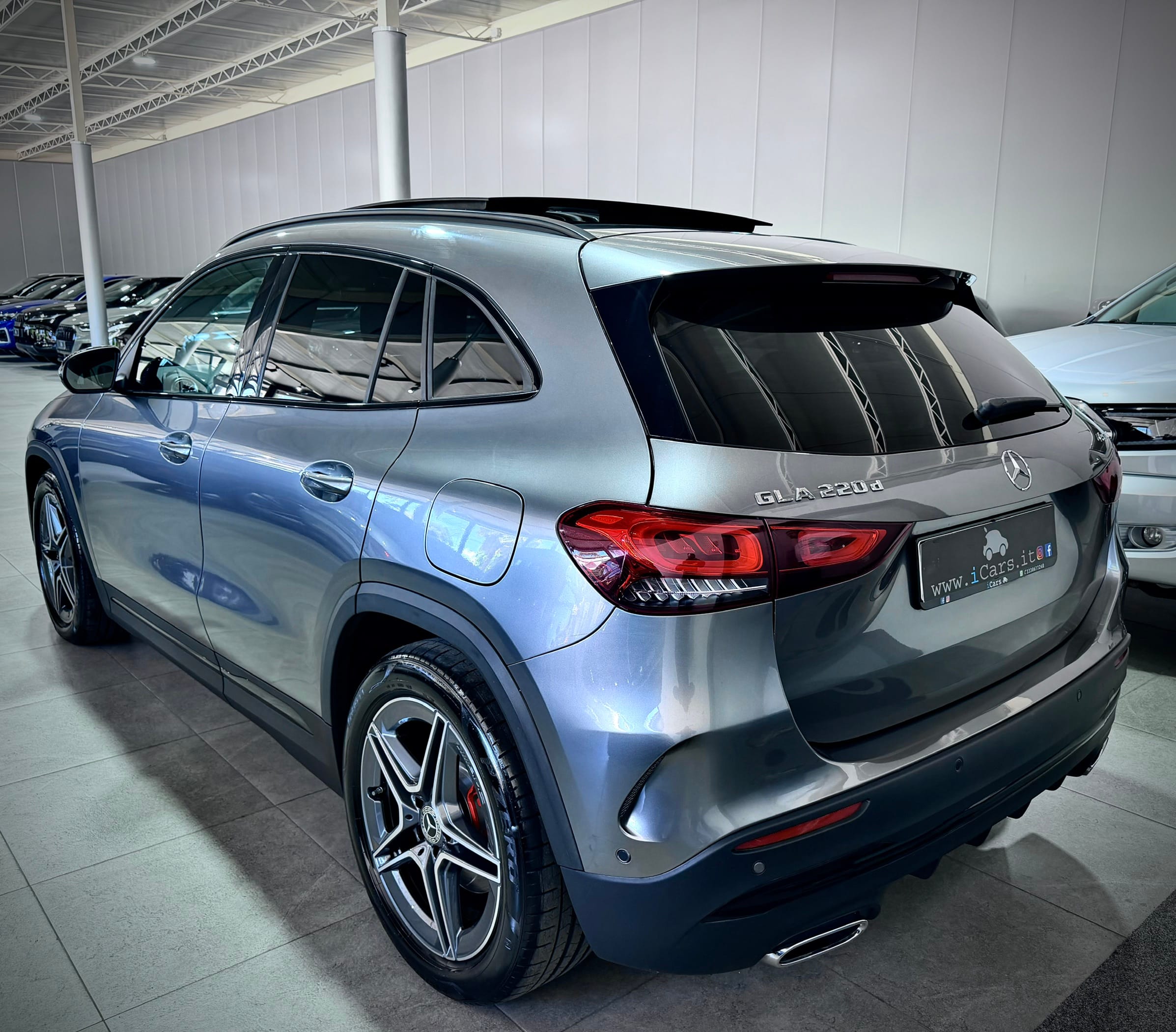 Mercedes-Benz GLA 220 d 190CV 4Matic Premium AMG - immagine 10