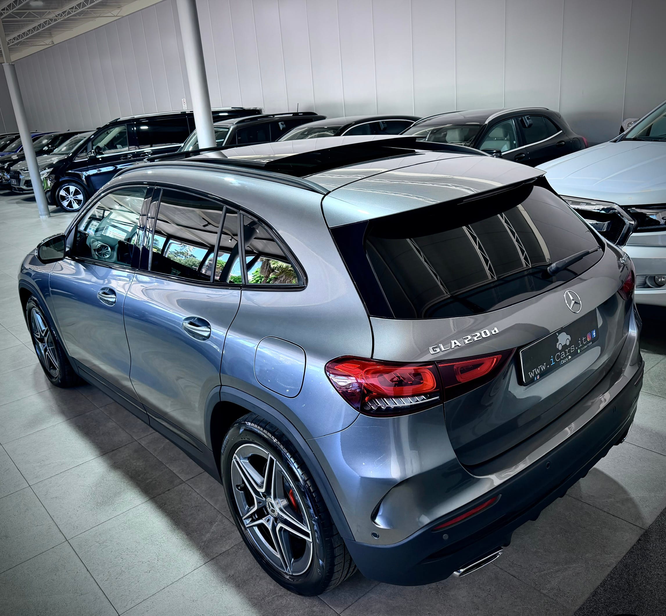 Mercedes-Benz GLA 220 d 190CV 4Matic Premium AMG - immagine 9