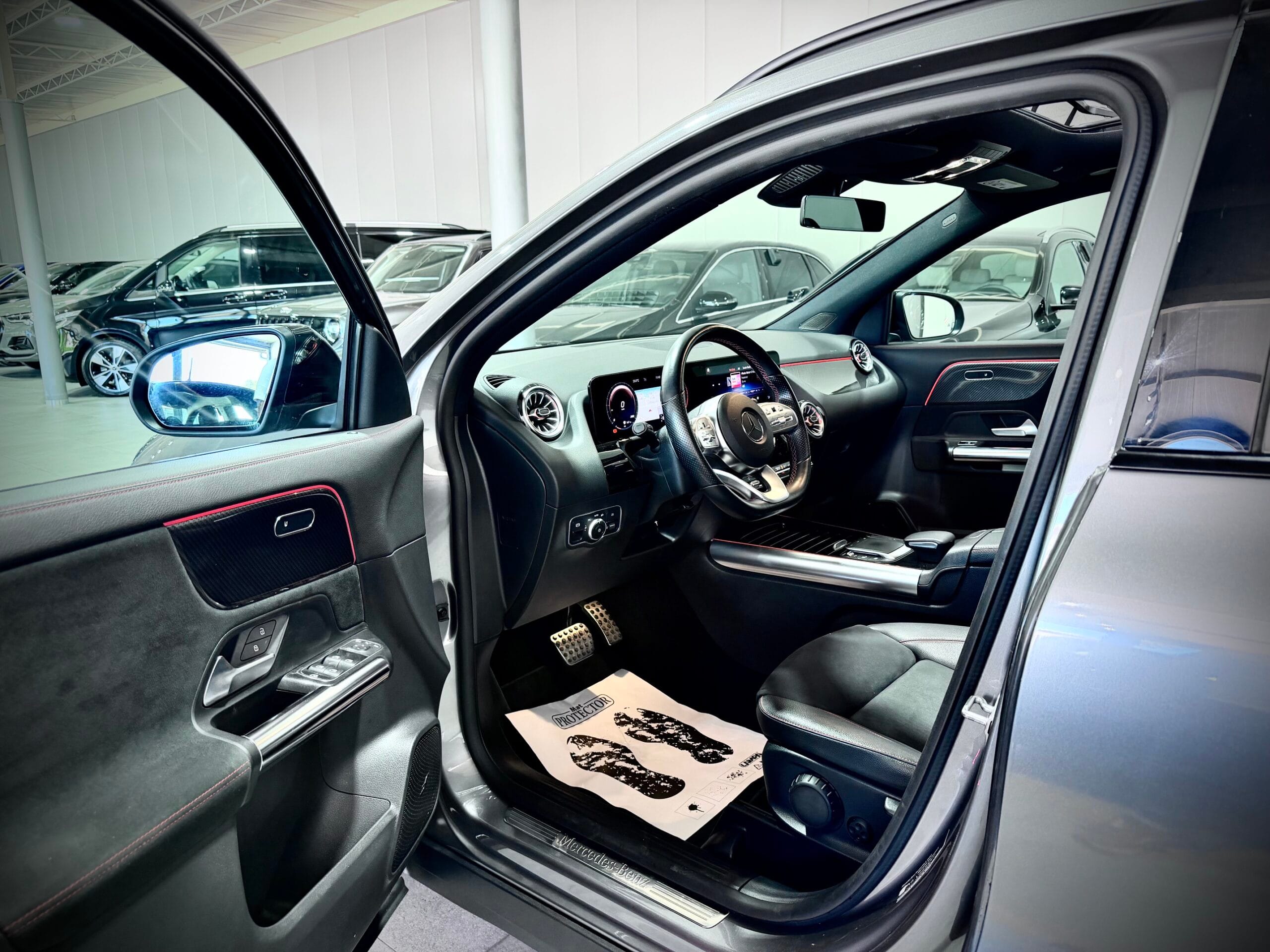 Mercedes-Benz GLA 220 d 190CV 4Matic Premium AMG - immagine 8