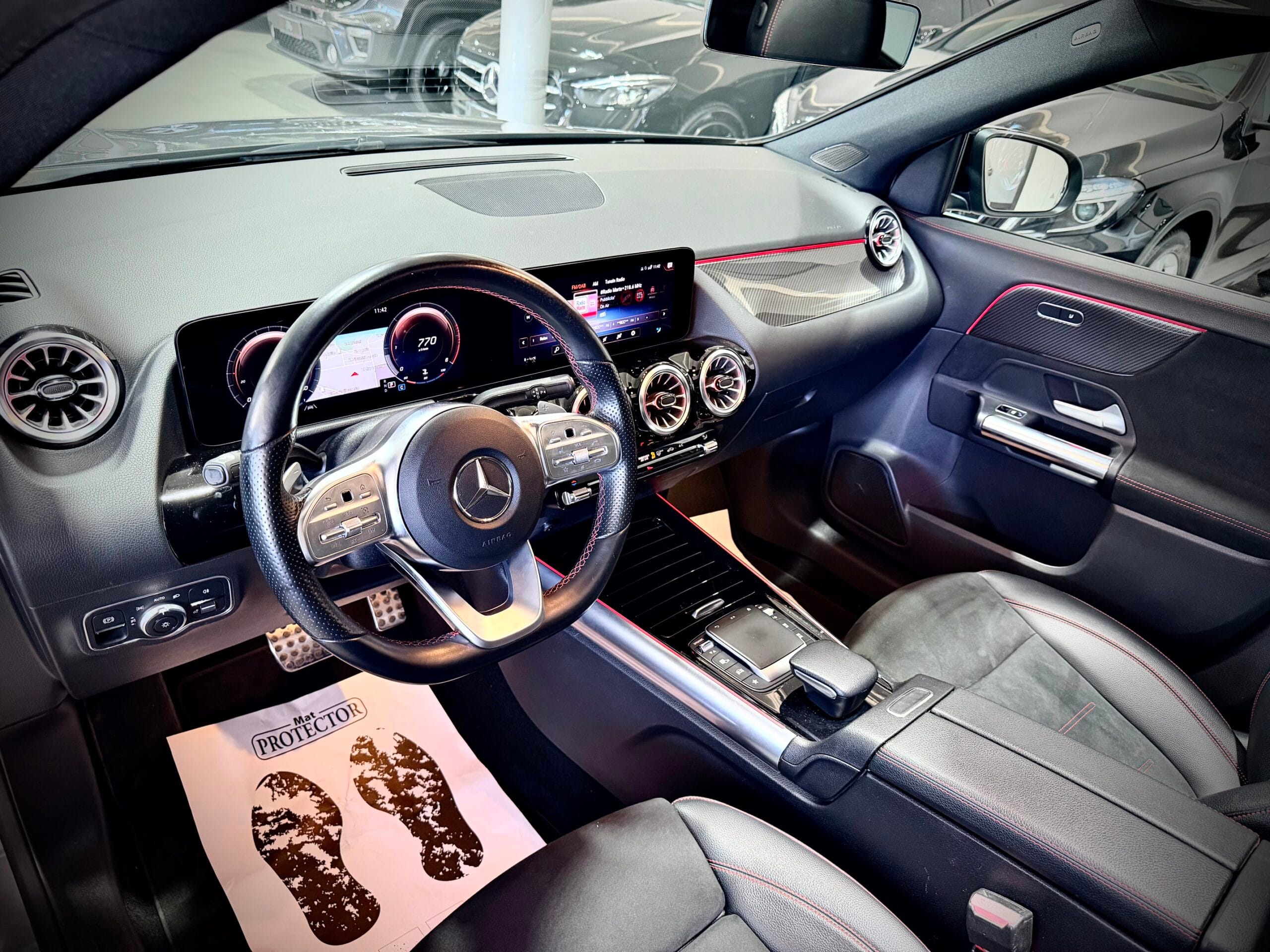 Mercedes-Benz GLA 220 d 190CV 4Matic Premium AMG - immagine 6