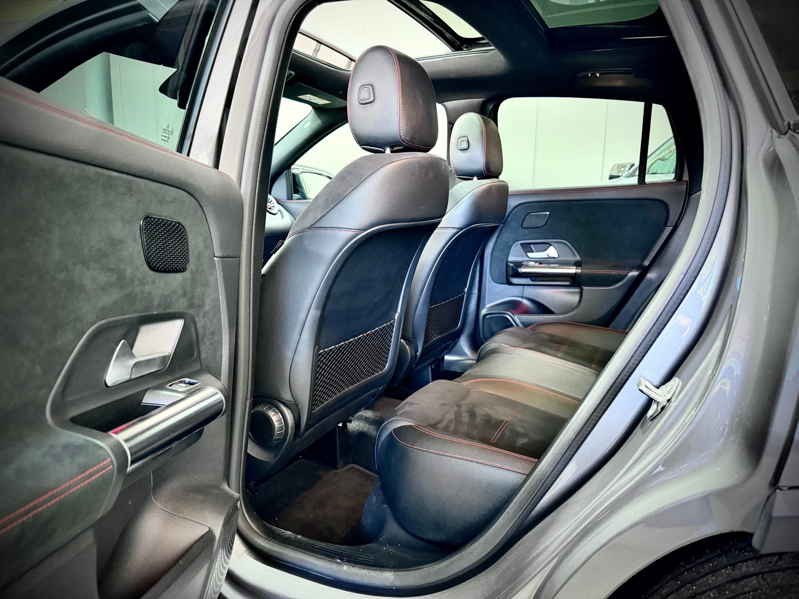 Mercedes-Benz GLA 220 d 190CV 4Matic Premium AMG - immagine 5