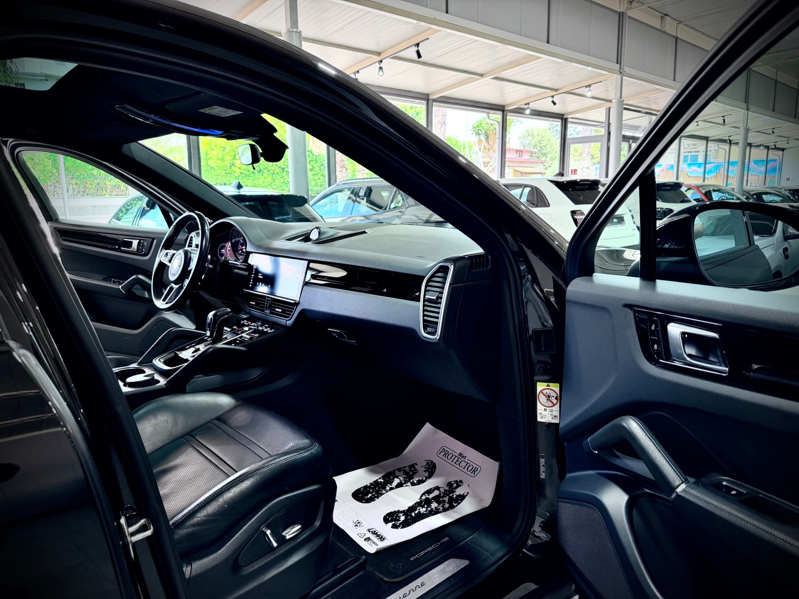 Porsche Cayenne Coupe 3.0 340CV Tiptronic - immagine 15