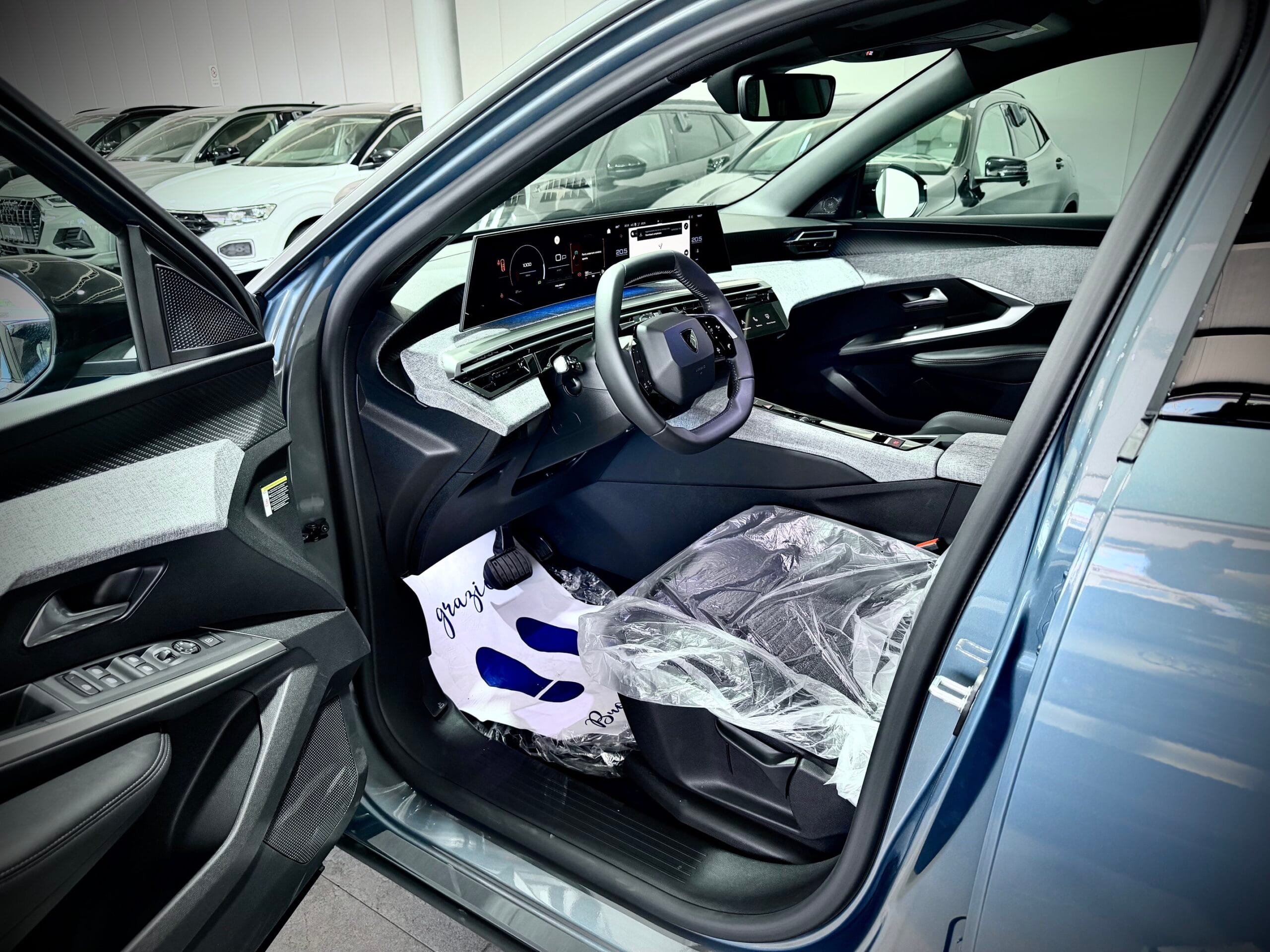 Peugeot 3008 1.2 Hybrid 145CV E-DCS6 Allure KM0 - immagine 6