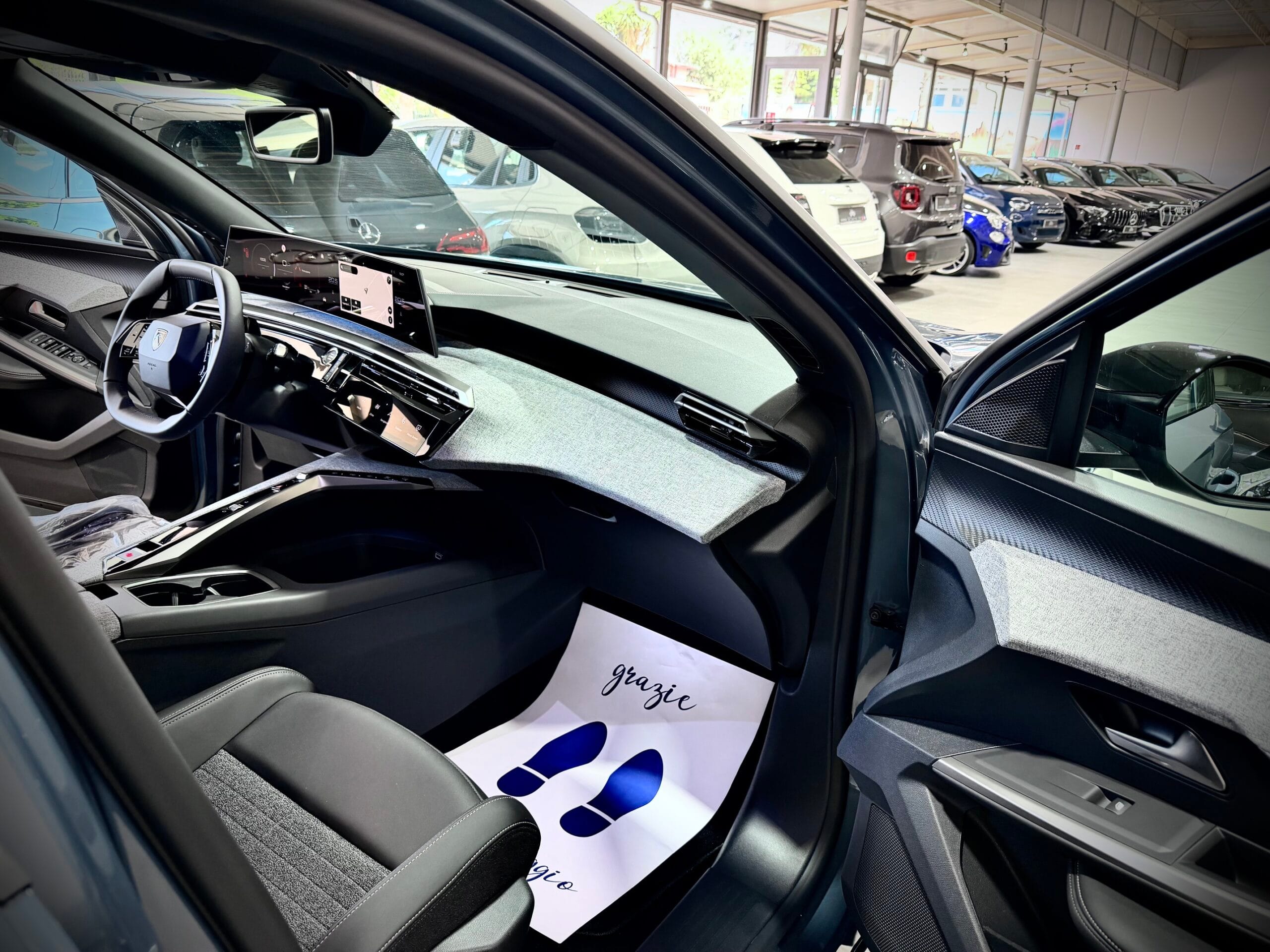 Peugeot 3008 1.2 Hybrid 145CV E-DCS6 Allure KM0 - immagine 3
