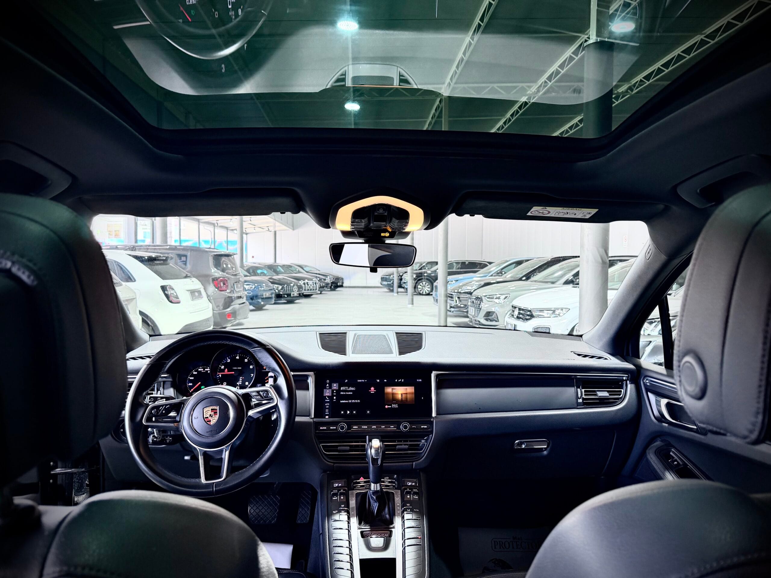Porsche Macan 2.0 245CV PDK - immagine 14
