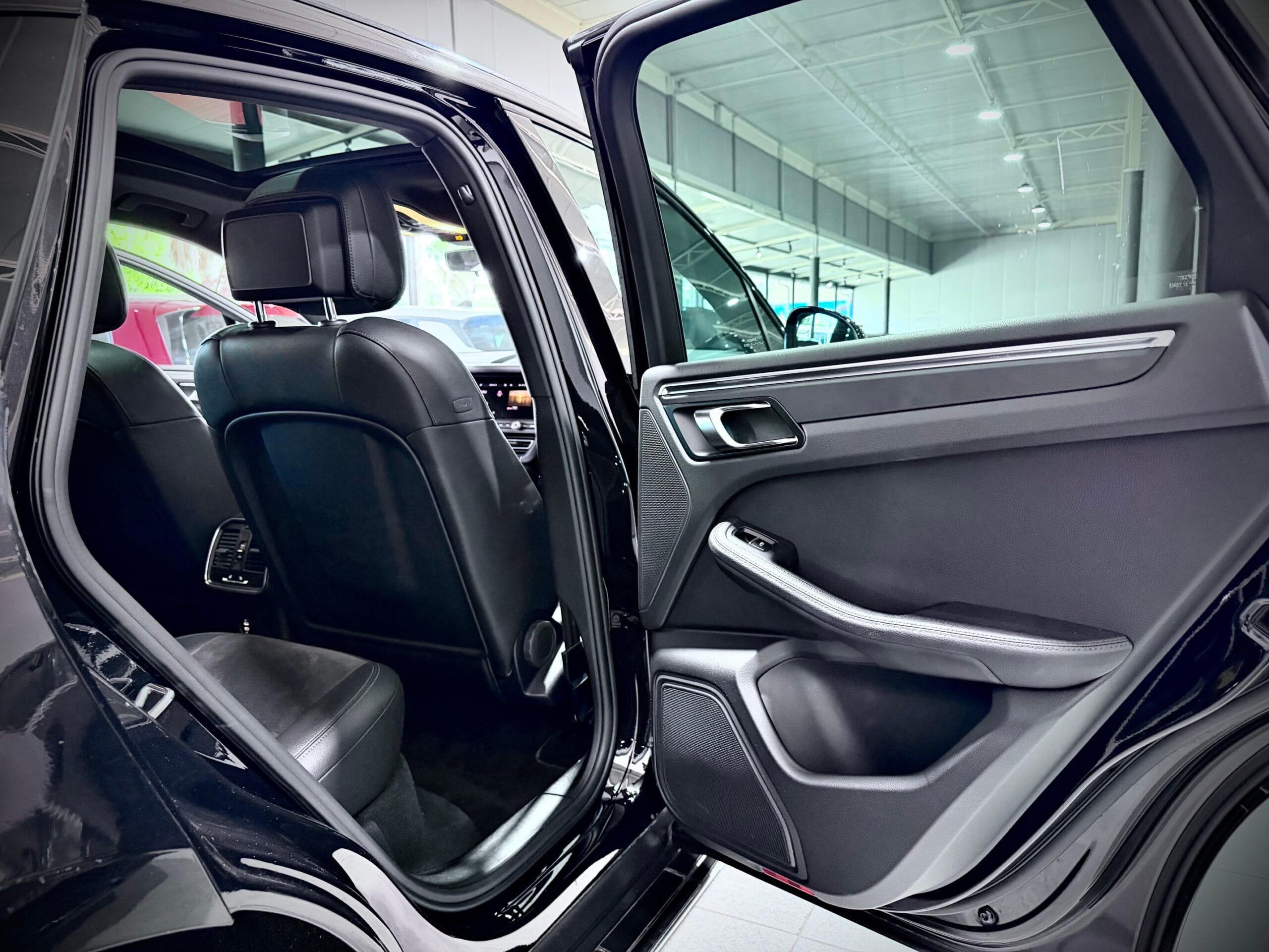 Porsche Macan 2.0 245CV PDK - immagine 16