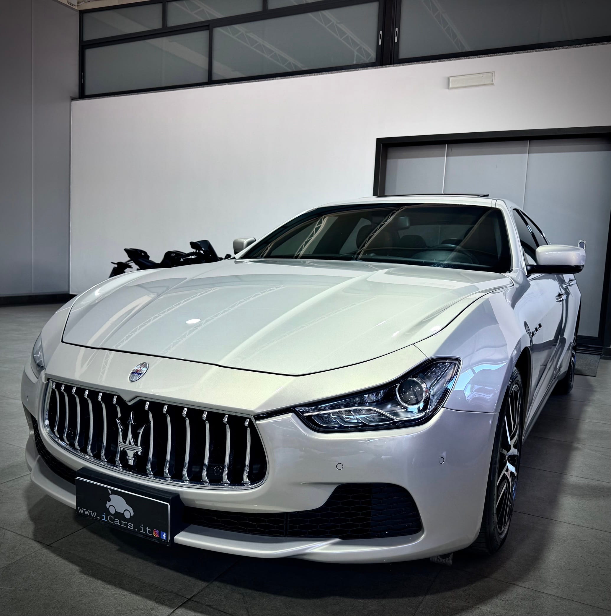 Maserati Ghibli 3.0 V6 250CV Diesel Restyling - immagine 3