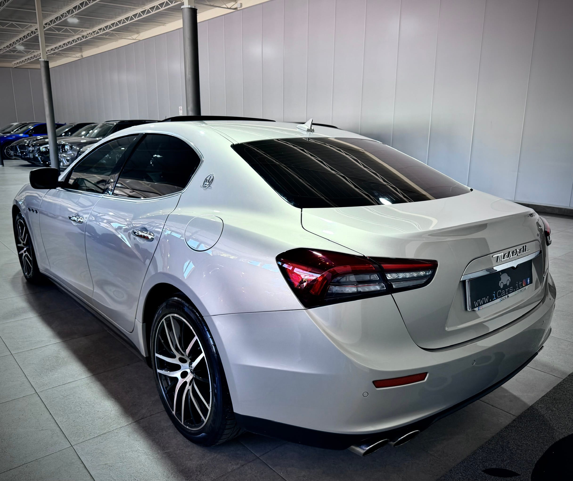 Maserati Ghibli 3.0 V6 250CV Diesel Restyling - immagine 9