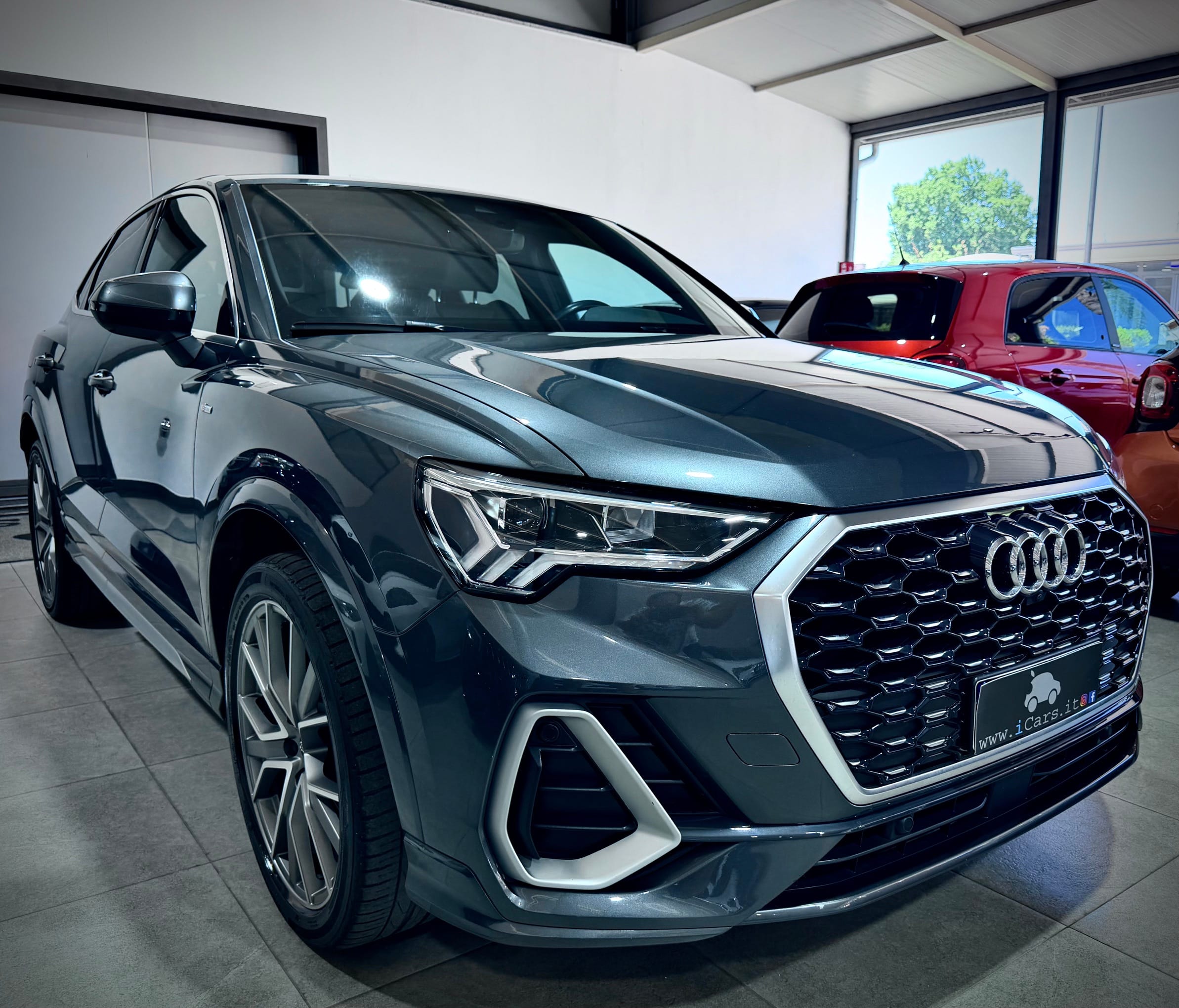 Audi Q3 SPBK 2.0 TDI 150CV S-Tronic S-Line - immagine 11