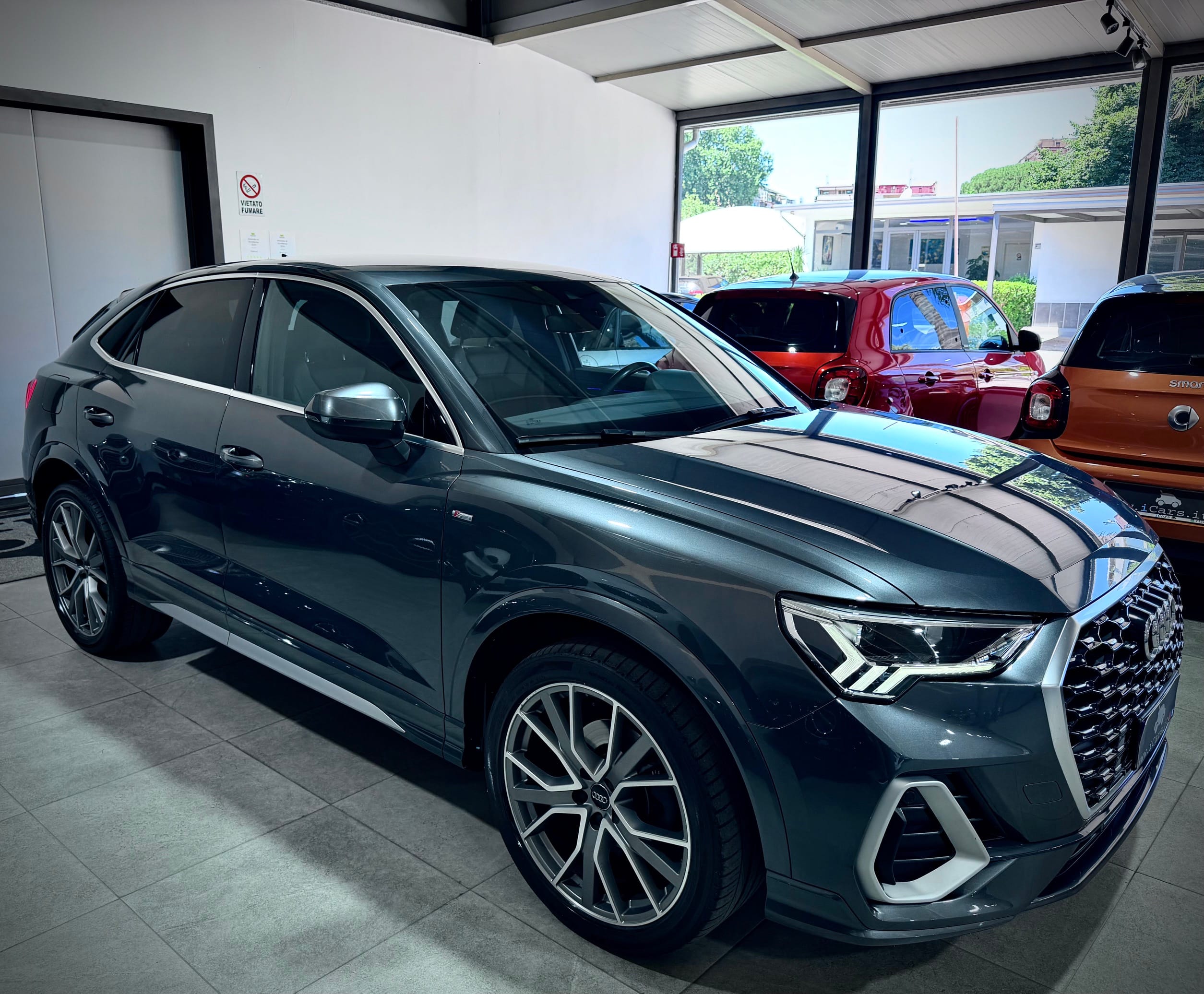 Audi Q3 SPBK 2.0 TDI 150CV S-Tronic S-Line - immagine 10