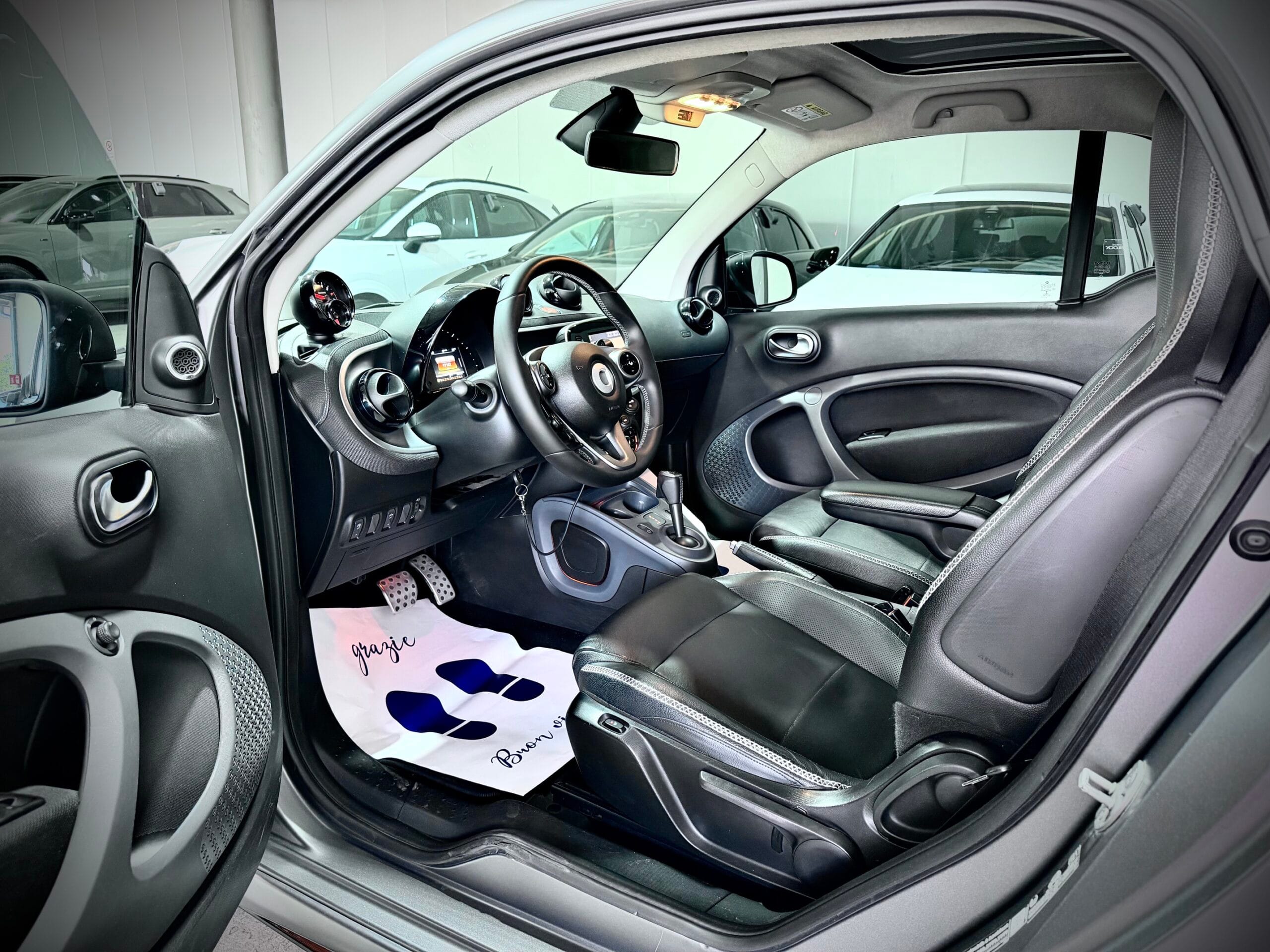 Smart Fortwo 0.9 109CV Twinamic Brabus Xclusive - immagine 9