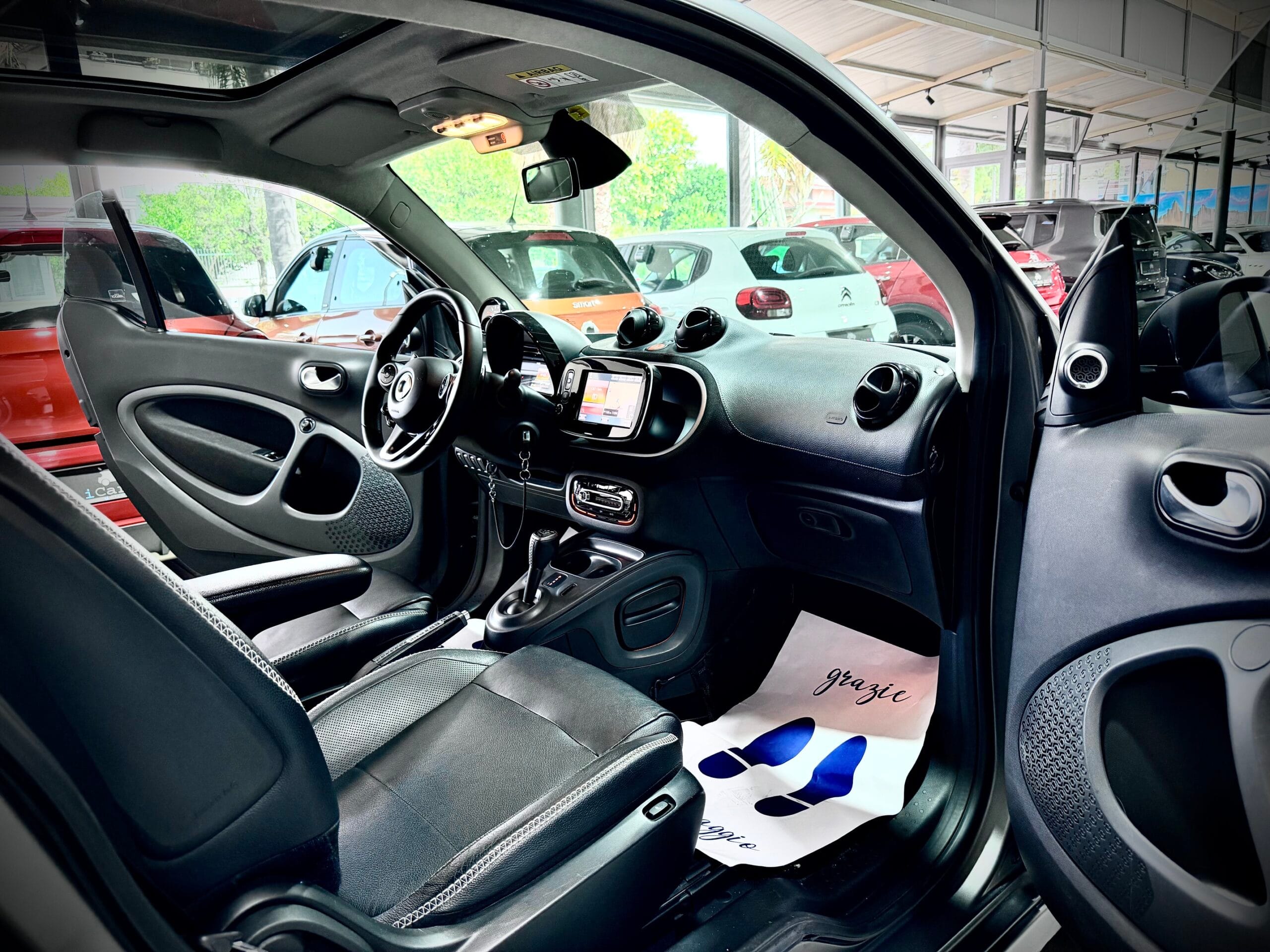 Smart Fortwo 0.9 109CV Twinamic Brabus Xclusive - immagine 11