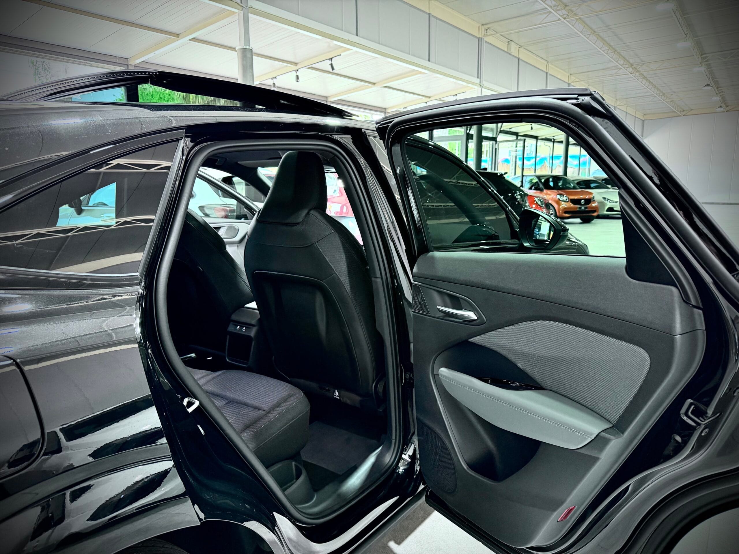 Audi Q3 SPBK 35 TDI 2.0 150CV S-Tronic S-Line - immagine 16