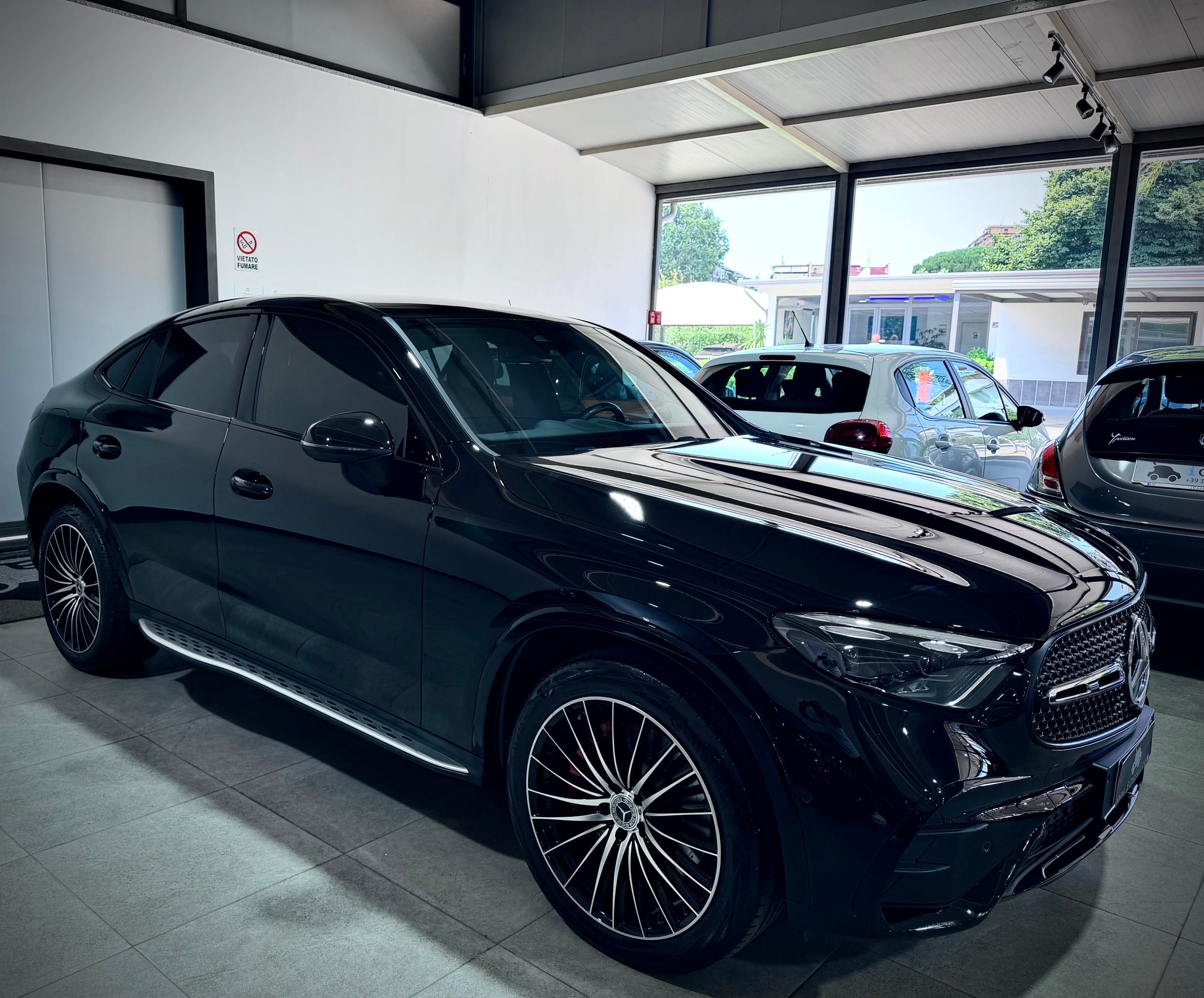 Mercedes-Benz GLC 220 d 197CV 4Matic AMG Line Premium Plus - immagine 8