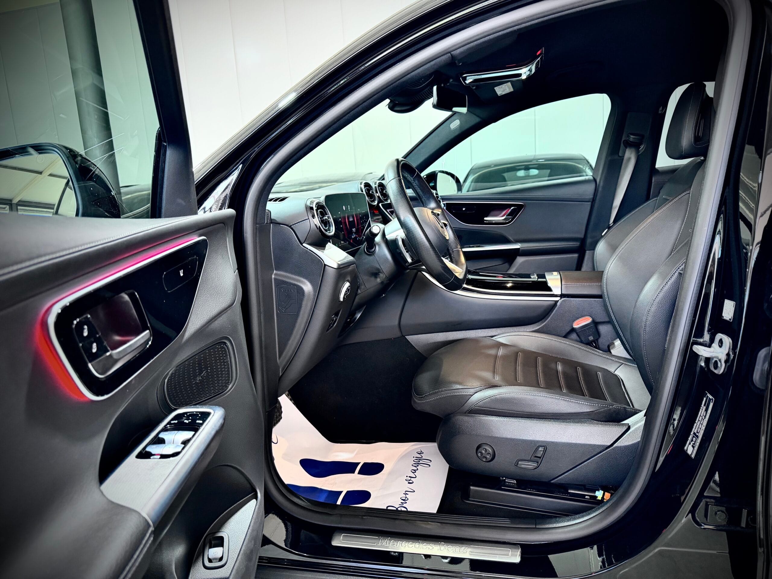 Mercedes-Benz GLC 220 d 197CV 4Matic AMG Line Premium Plus - immagine 12