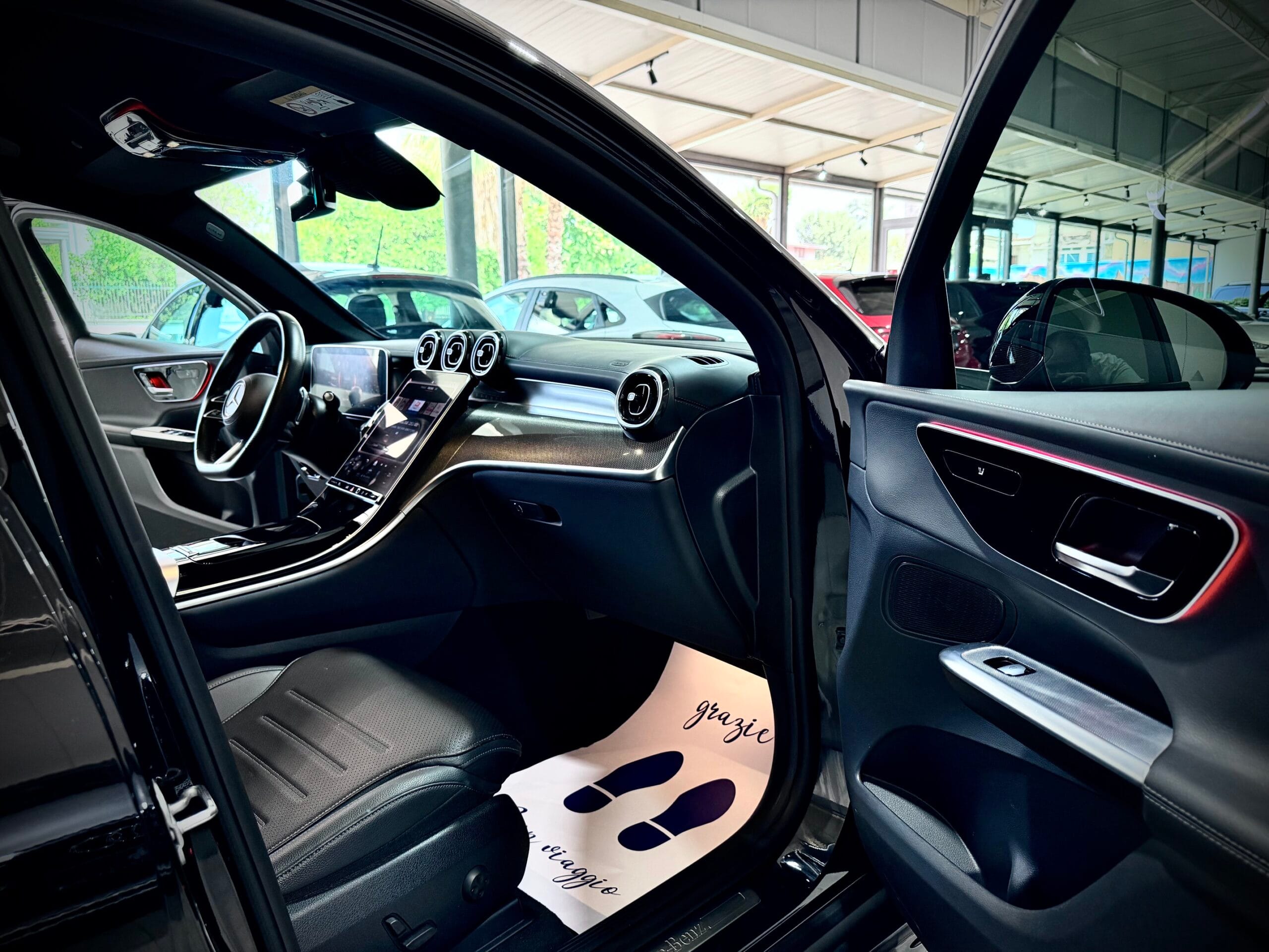 Mercedes-Benz GLC 220 d 197CV 4Matic AMG Line Premium Plus - immagine 16