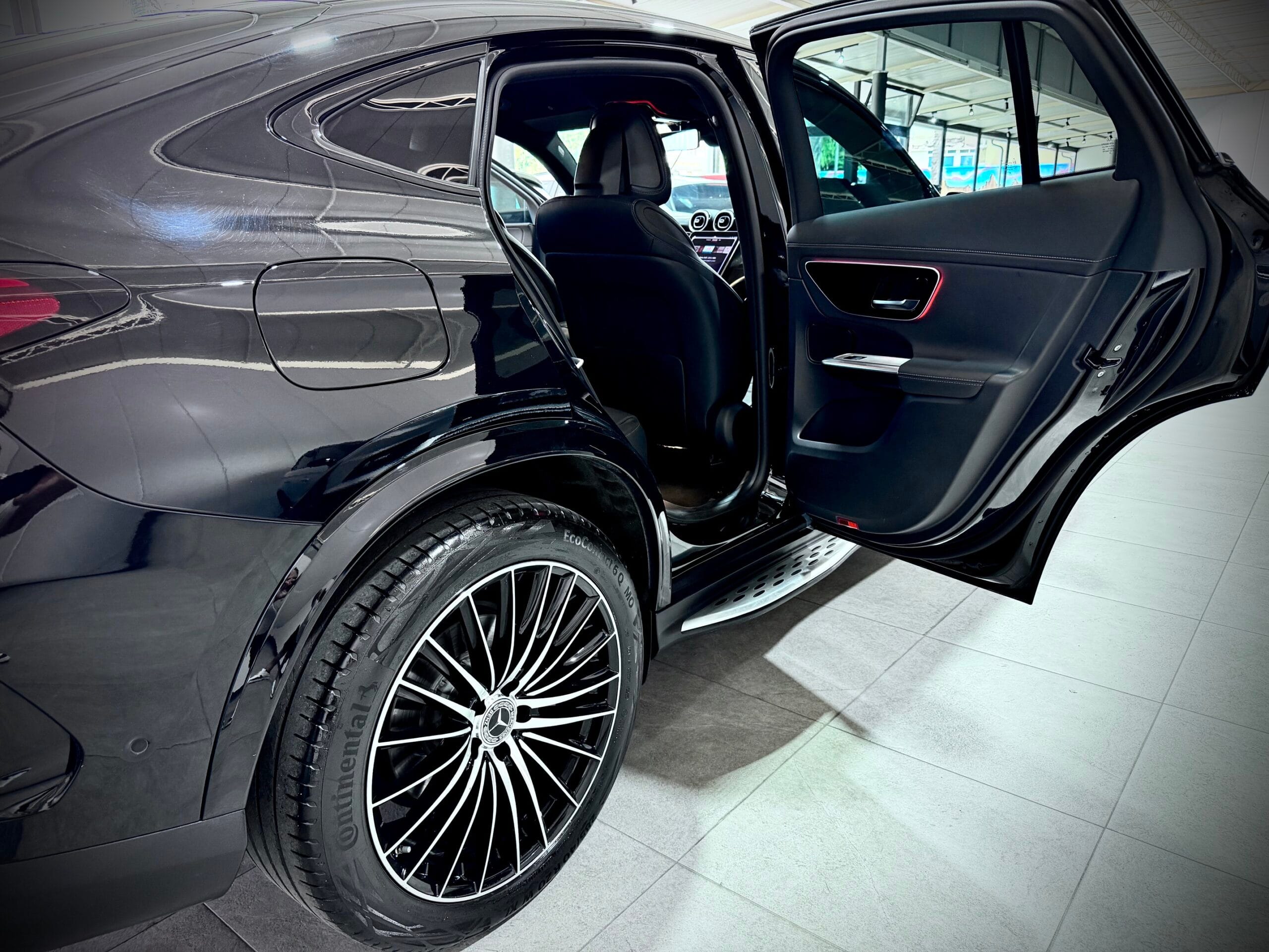 Mercedes-Benz GLC 220 d 197CV 4Matic AMG Line Premium Plus - immagine 17