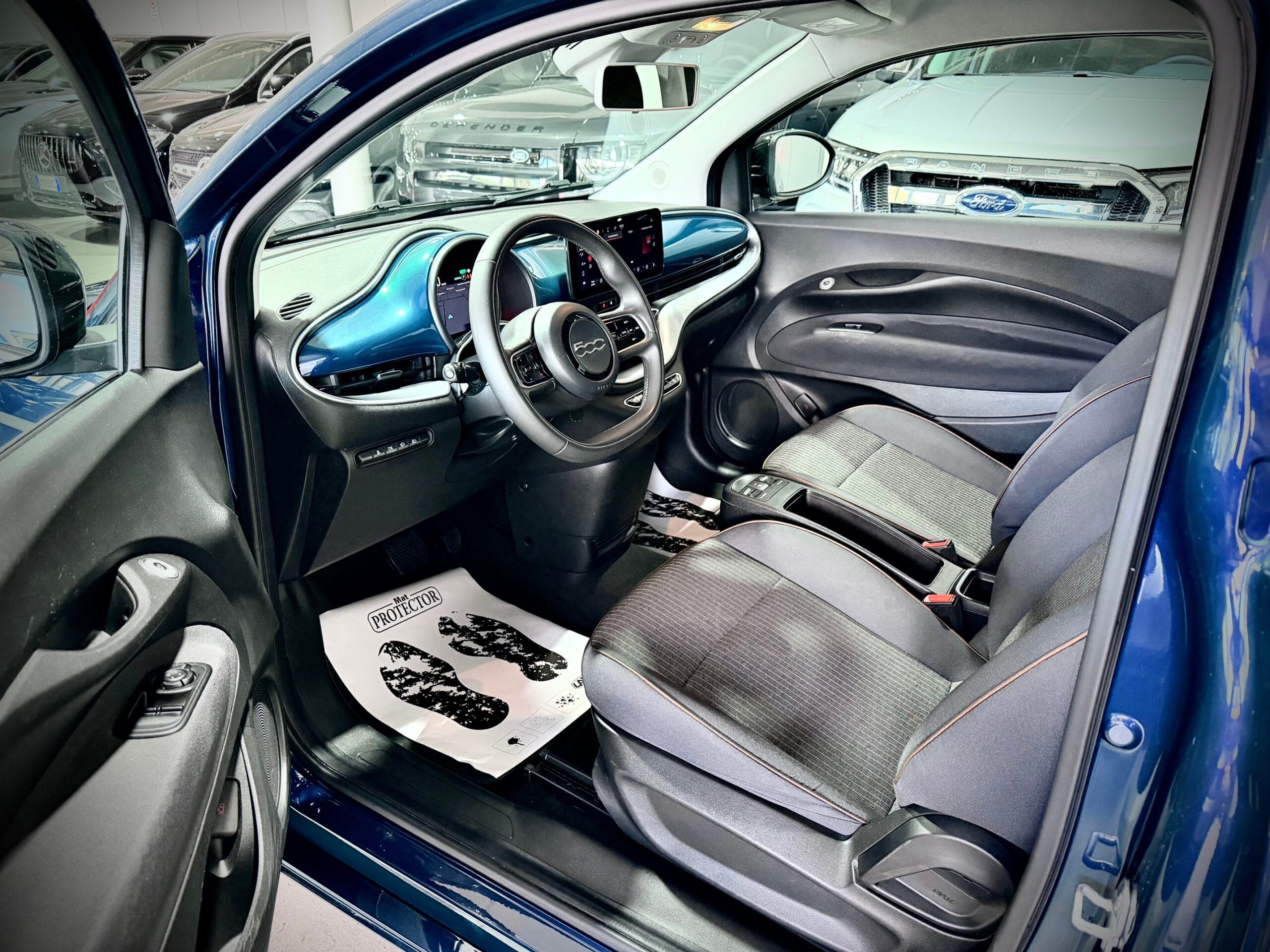 Fiat 500e 42 kWh Icon - immagine 4