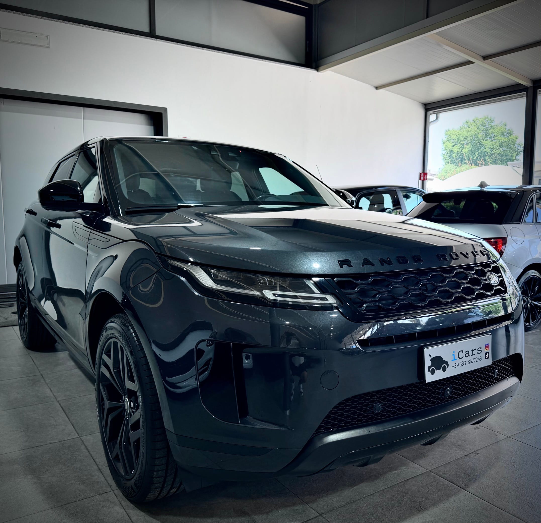Land Rover Range Rover Evoque 2.0d 150CV i4 Mhev R-Dynamic S - immagine 12