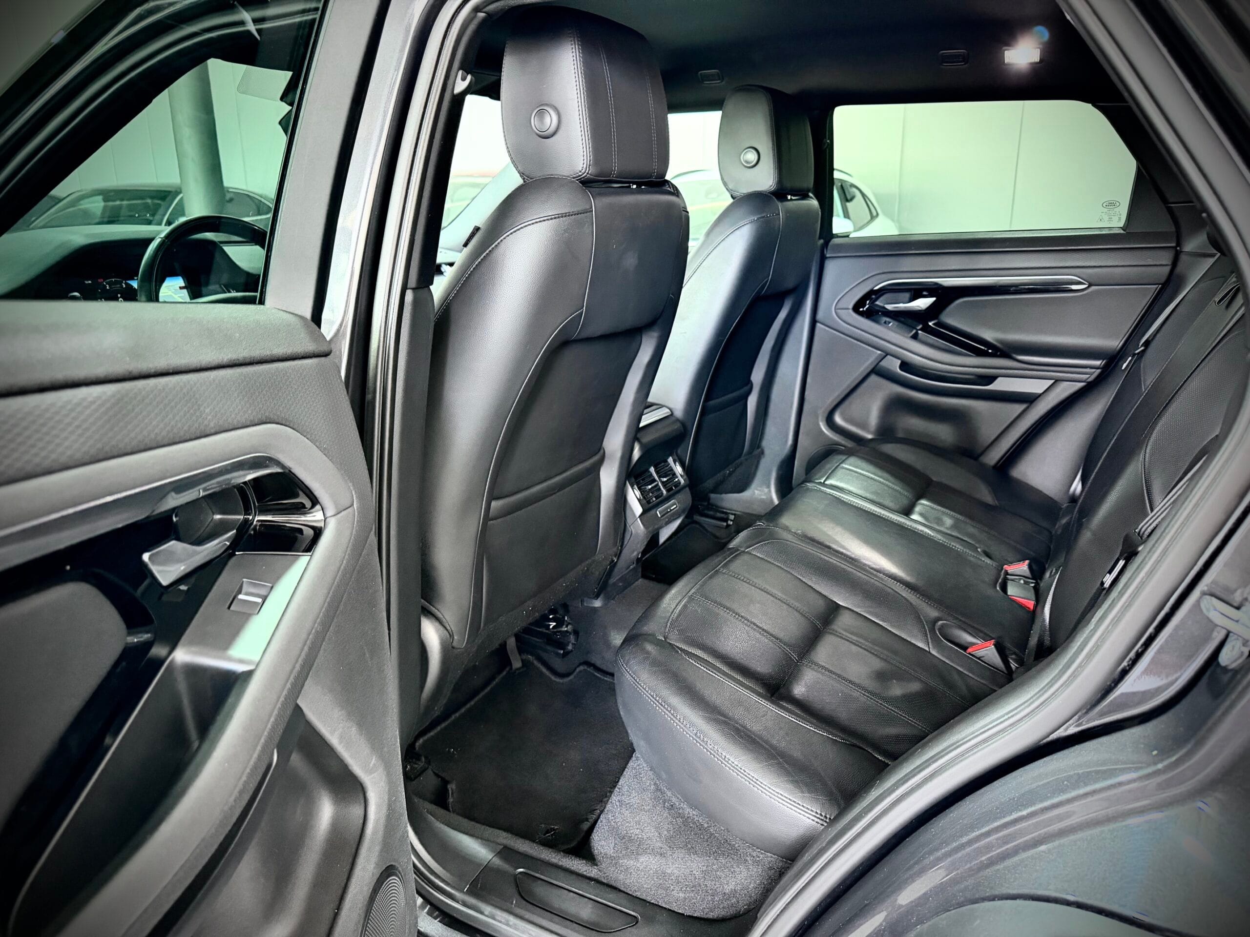 Land Rover Range Rover Evoque 2.0d 150CV i4 Mhev R-Dynamic S - immagine 5