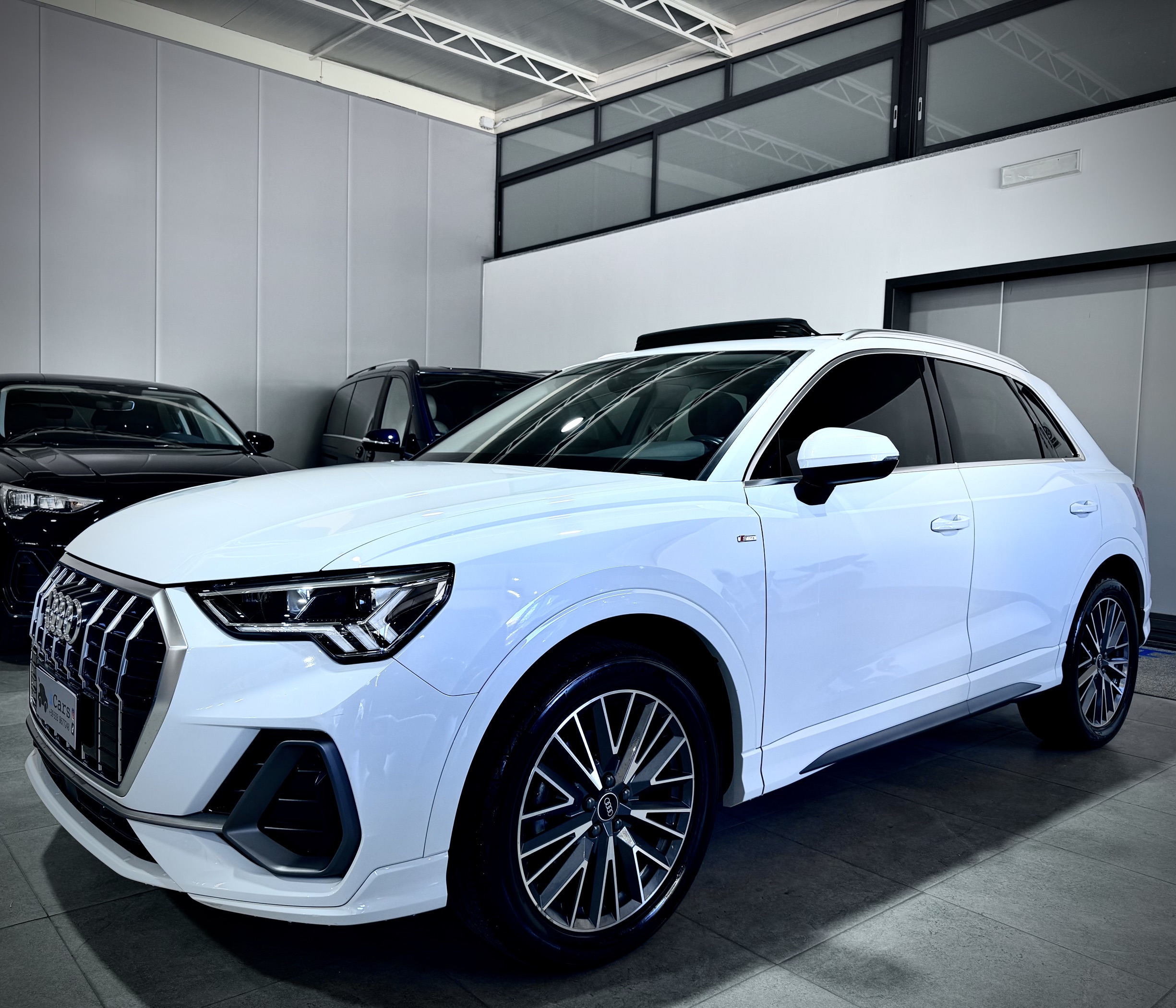 Audi Q3 35 2.0TDI 150CV S-Tronic S-Line - immagine 3