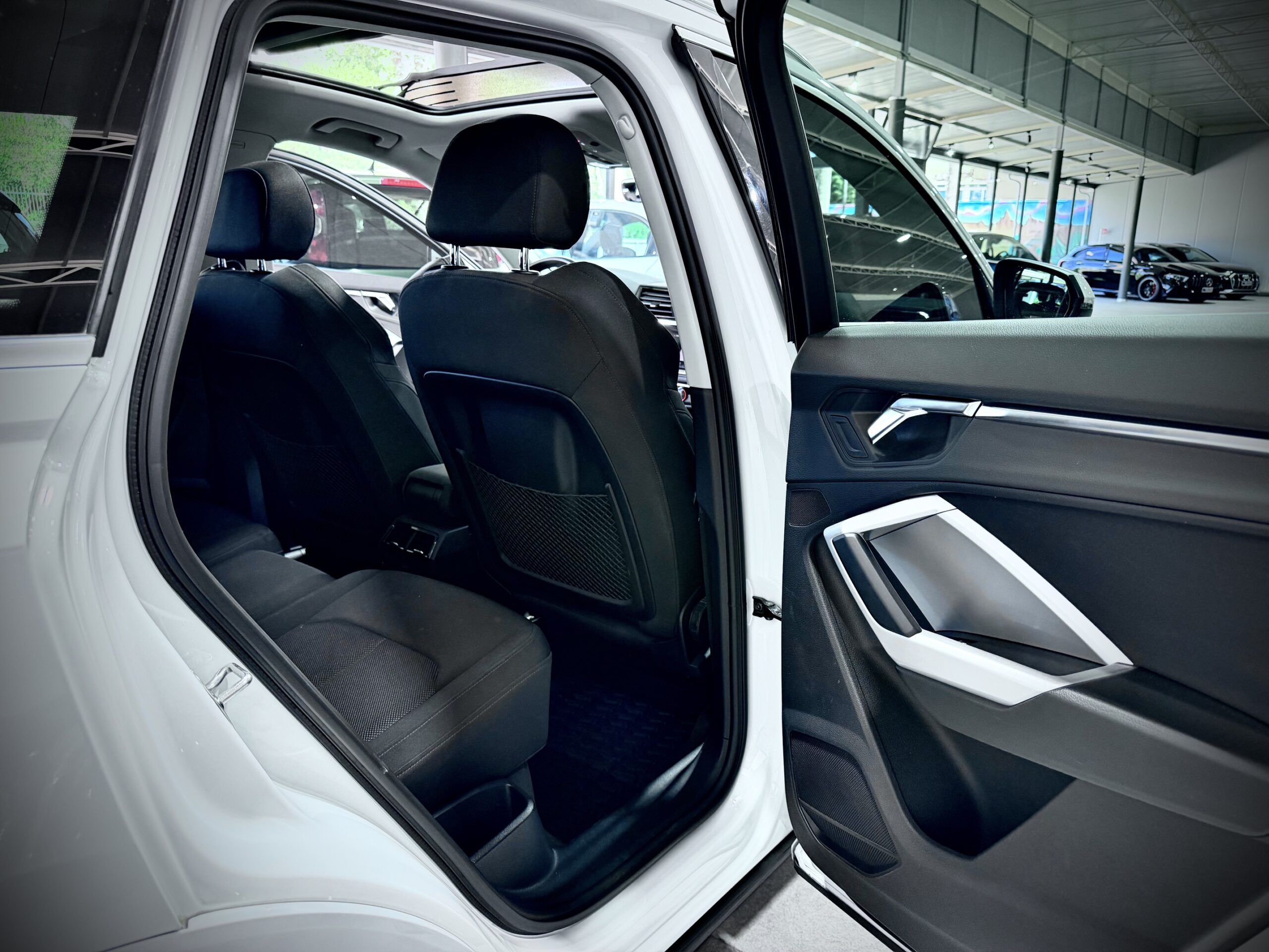 Audi Q3 35 2.0TDI 150CV S-Tronic S-Line - immagine 15