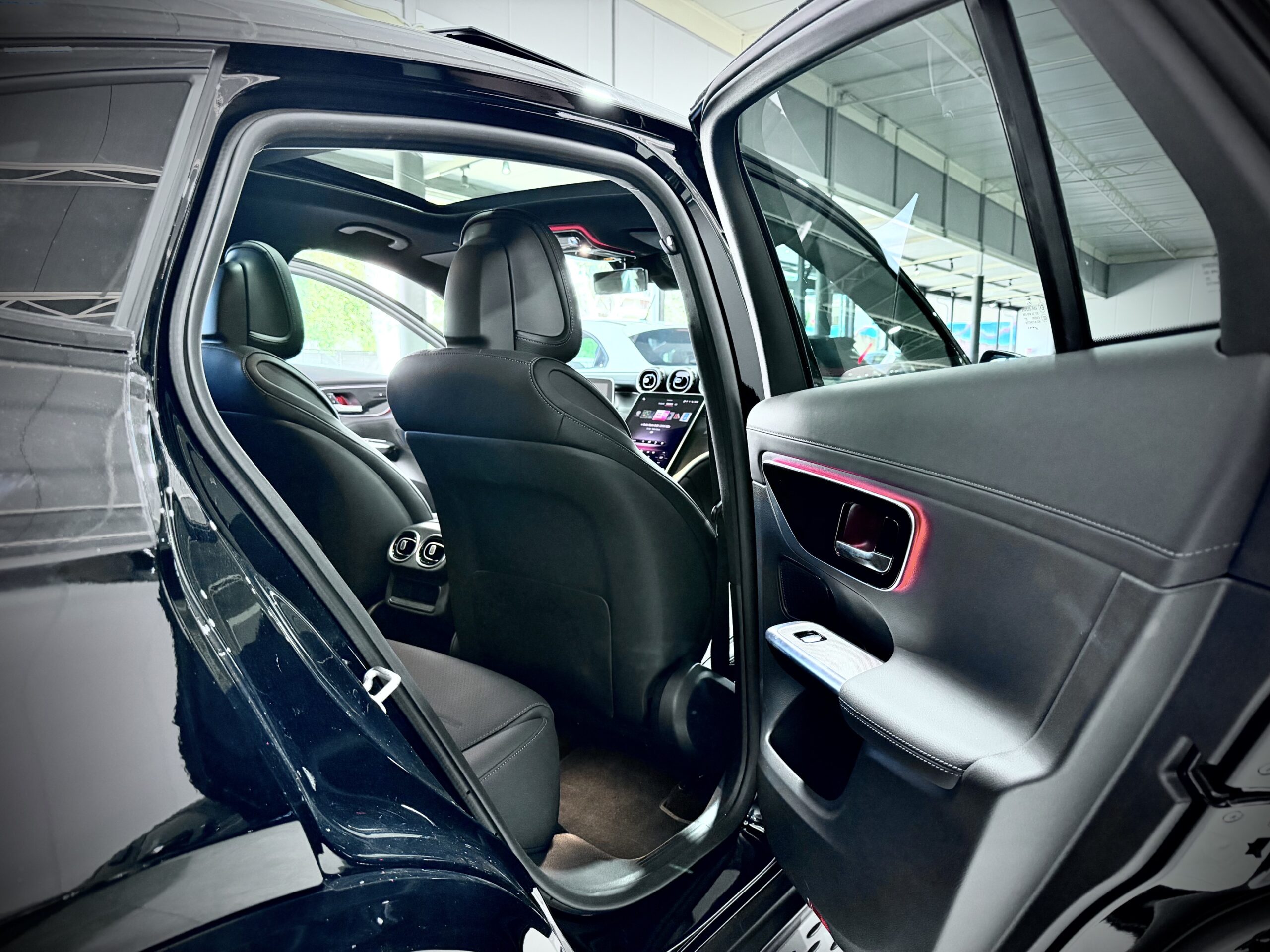 Mercedes-Benz GLC 220d 197CV 4Matic Premium Plus AMG Line - immagine 17