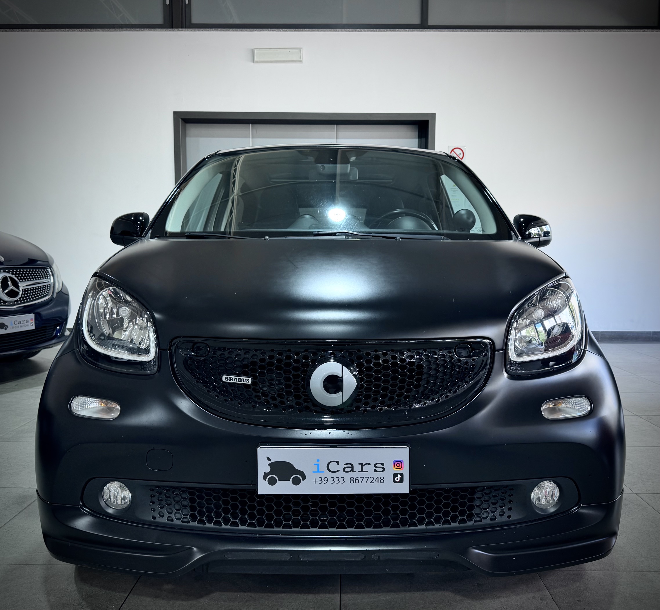 Smart Forfour 0.9 109CV GPL Twinamic Brabus Exclusive - immagine 3