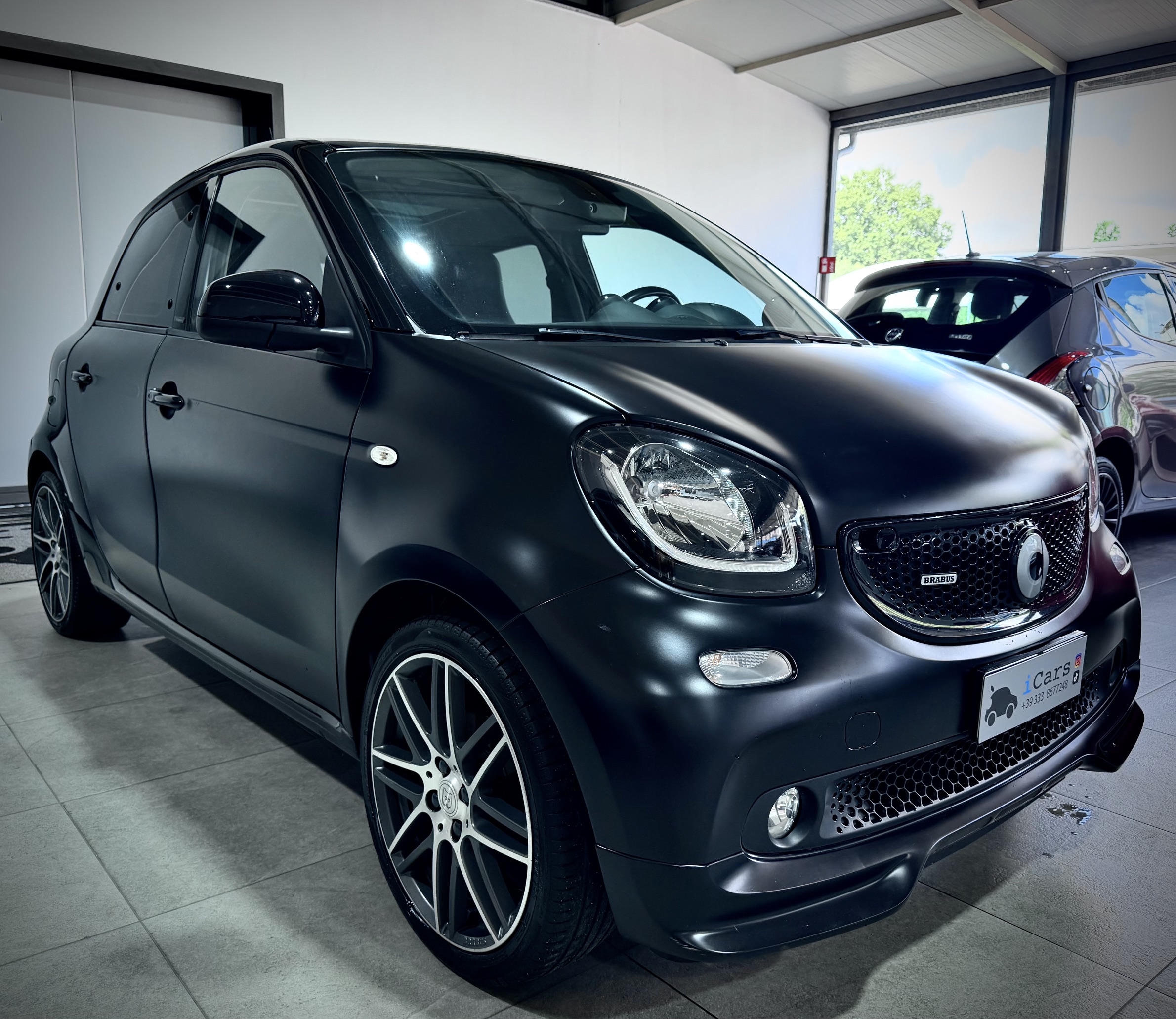 Smart Forfour 0.9 109CV GPL Twinamic Brabus Exclusive - immagine 4