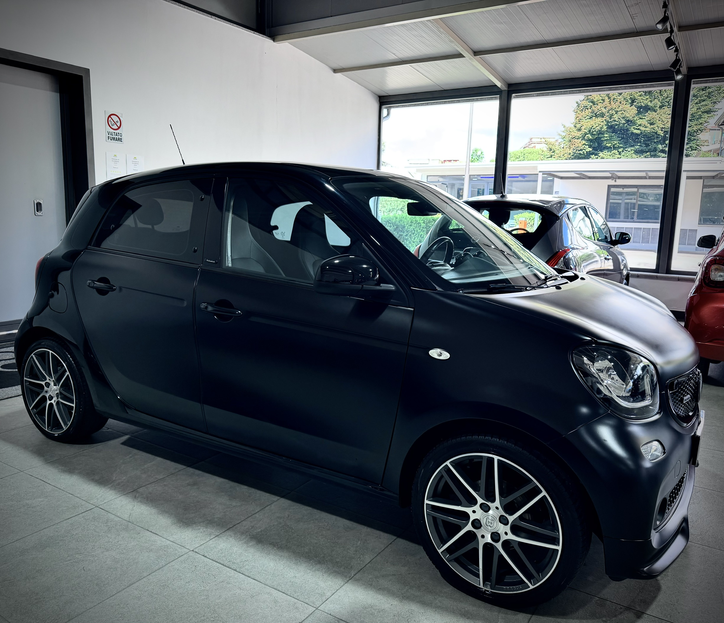Smart Forfour 0.9 109CV GPL Twinamic Brabus Exclusive - immagine 5