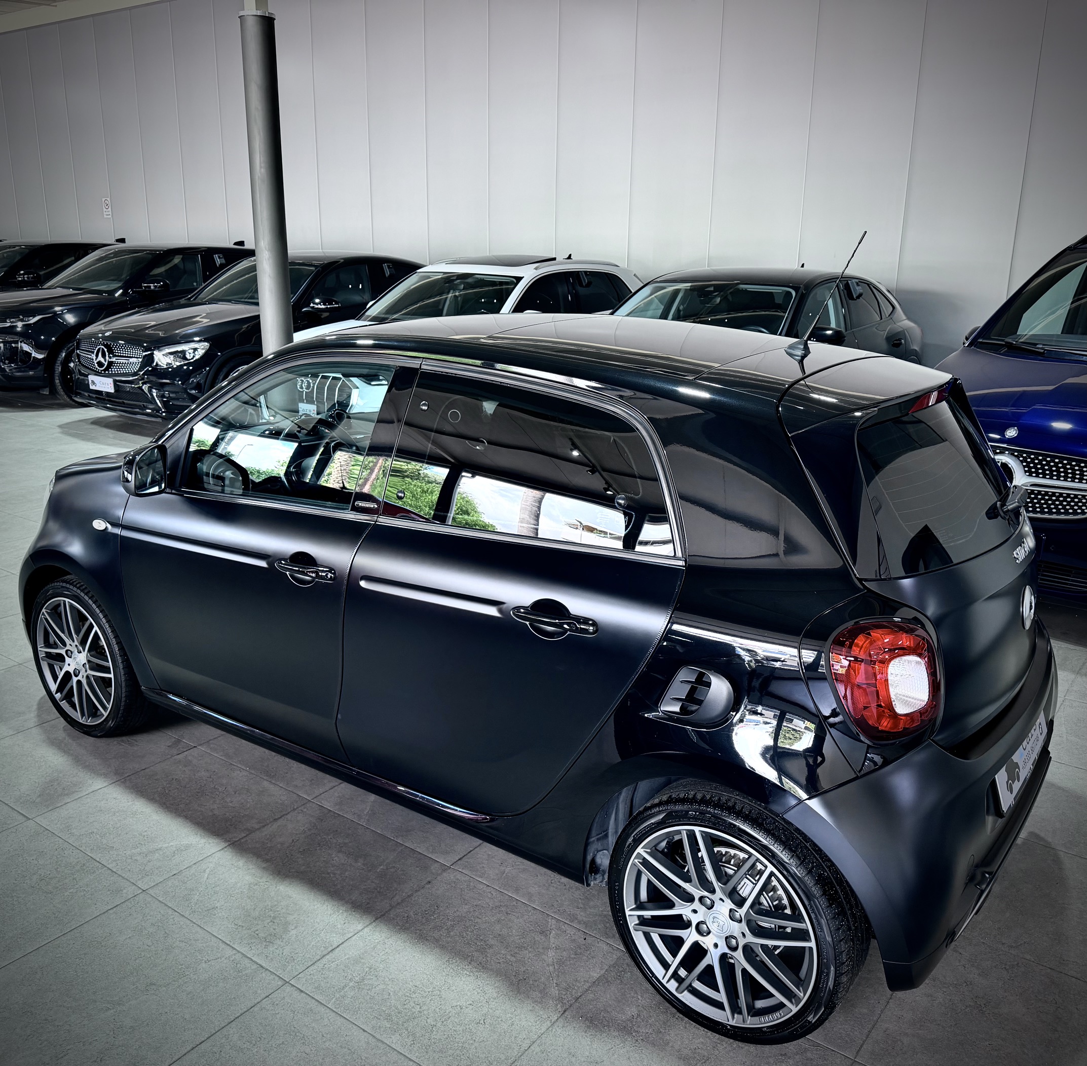 Smart Forfour 0.9 109CV GPL Twinamic Brabus Exclusive - immagine 9