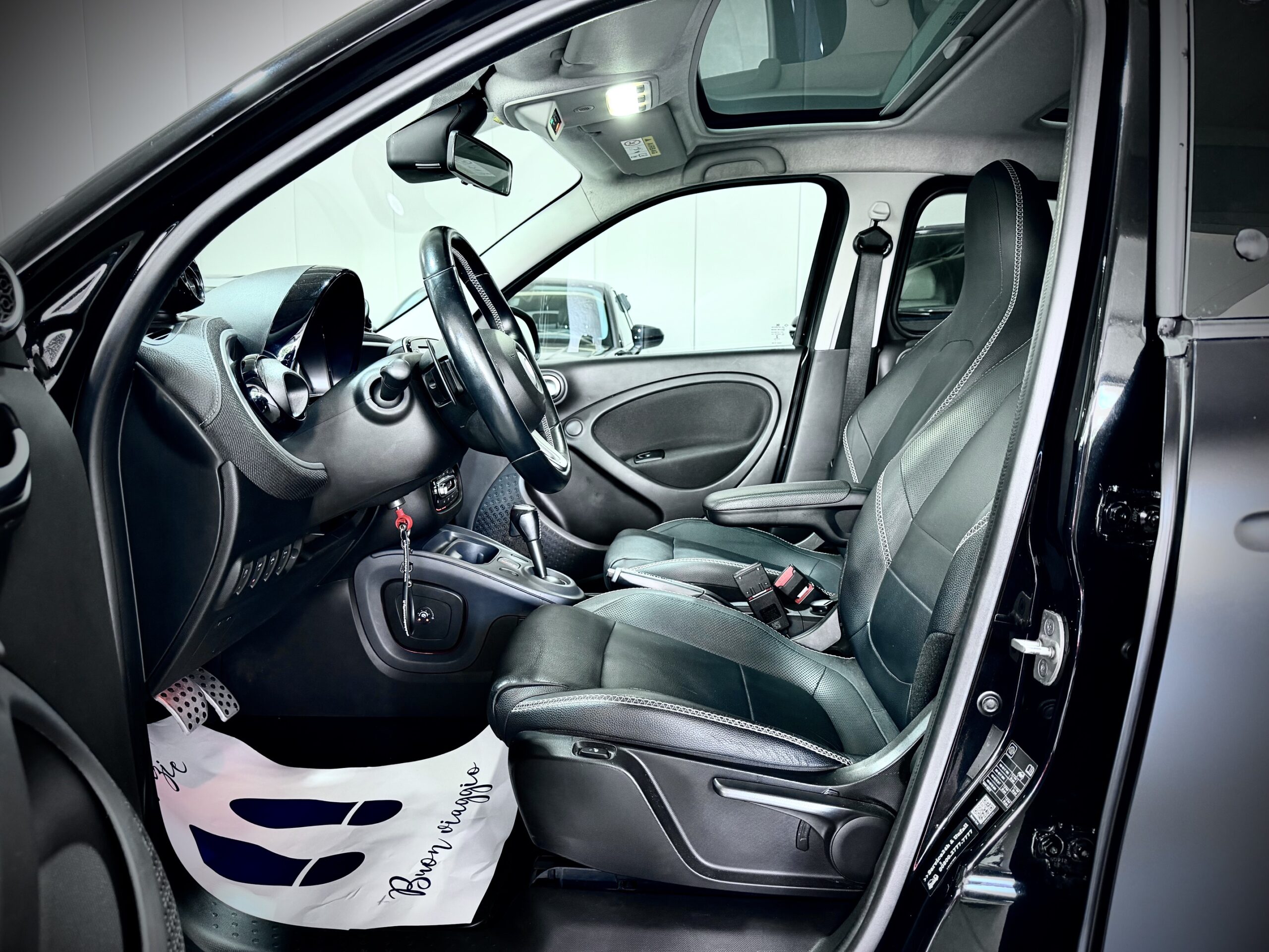 Smart Forfour 0.9 109CV GPL Twinamic Brabus Exclusive - immagine 10