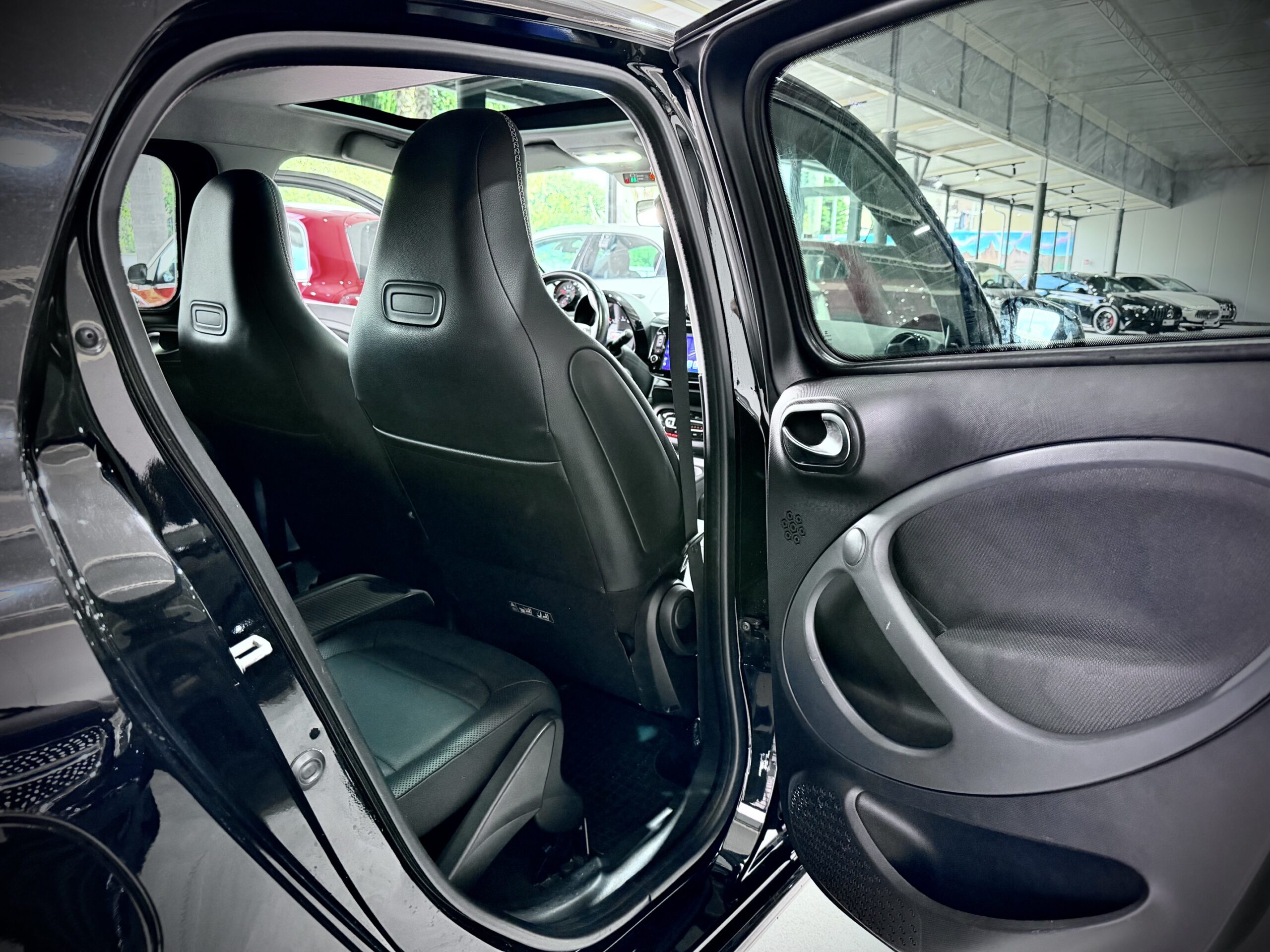 Smart Forfour 0.9 109CV GPL Twinamic Brabus Exclusive - immagine 14
