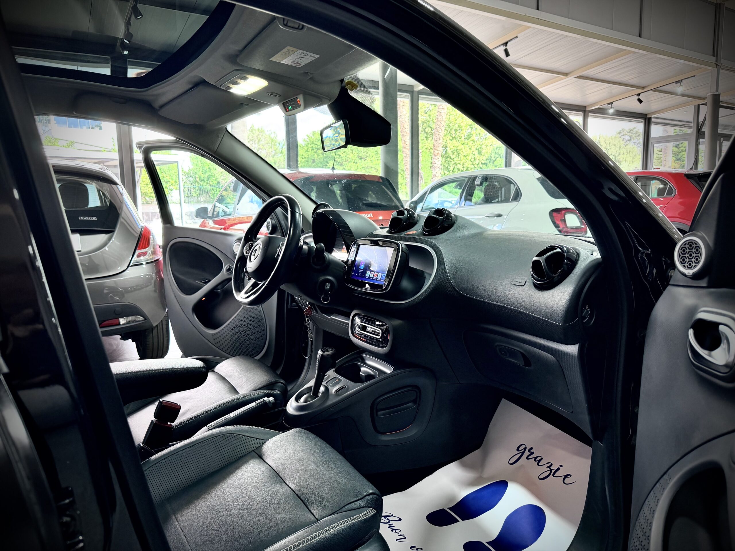 Smart Forfour 0.9 109CV GPL Twinamic Brabus Exclusive - immagine 15