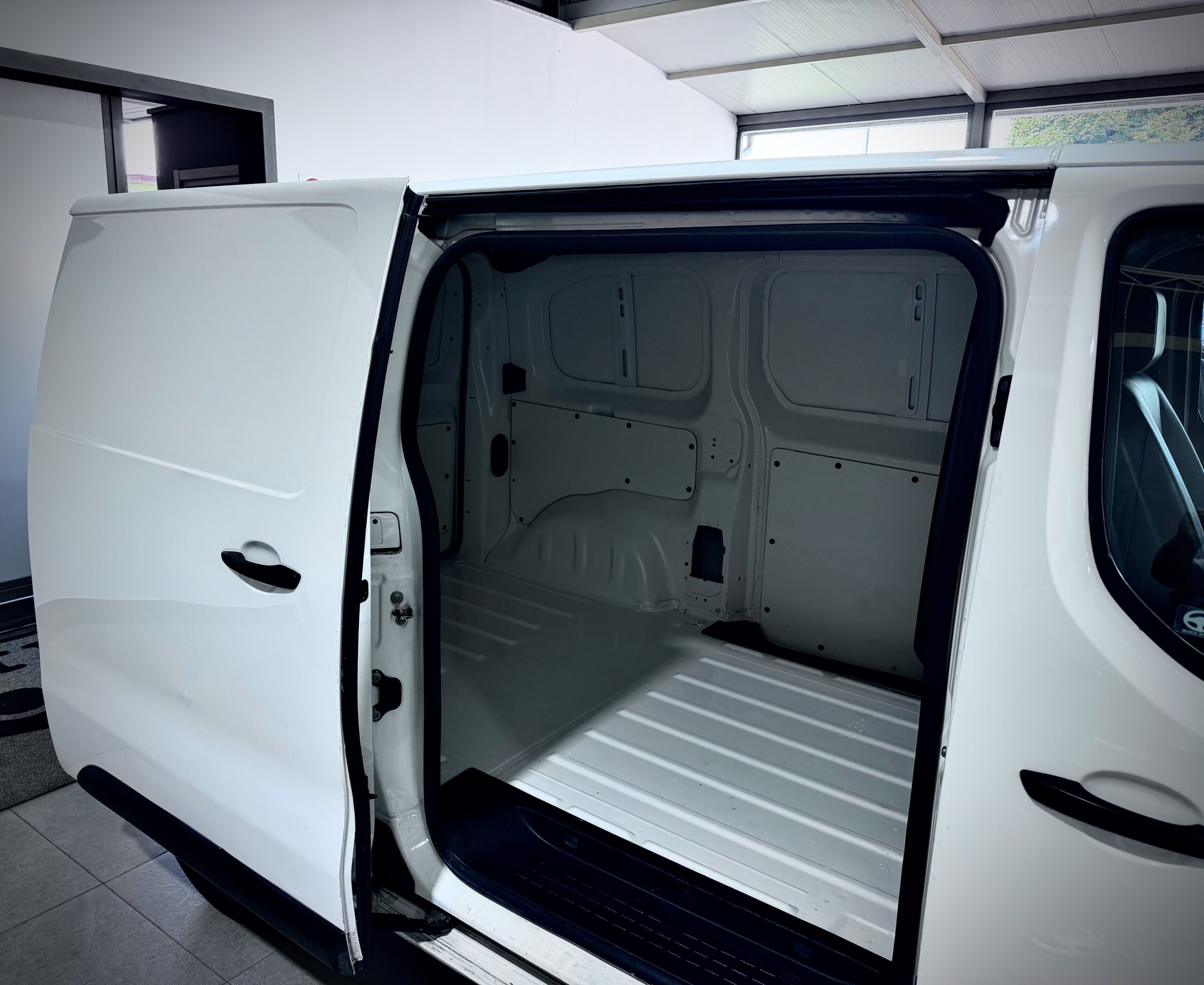 Peugeot Expert 1.5 BlueHDI 120CV n1 Iva Esposta - immagine 8