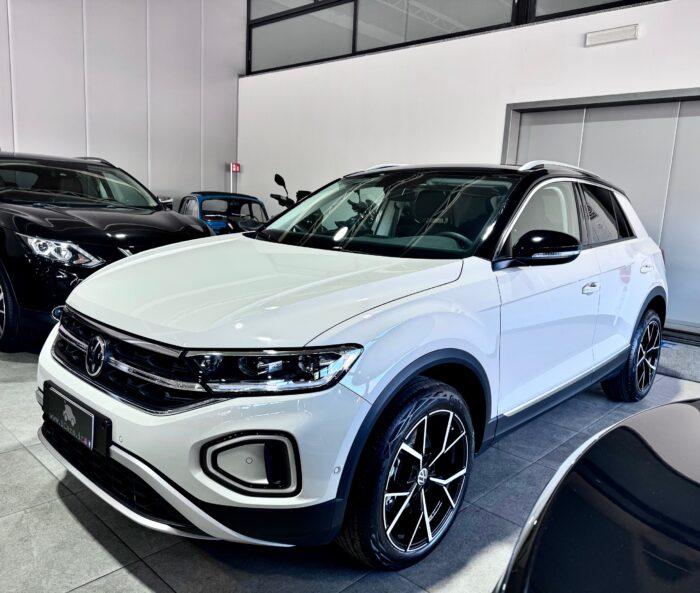 Volkswagen T-Roc 2.0 TDI 150CV DSG 4Motion Style KM 0 - immagine 13