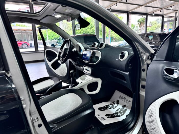 Smart Forfour 1.0 70CV Passion Cabrio RARISSIMA - immagine 17