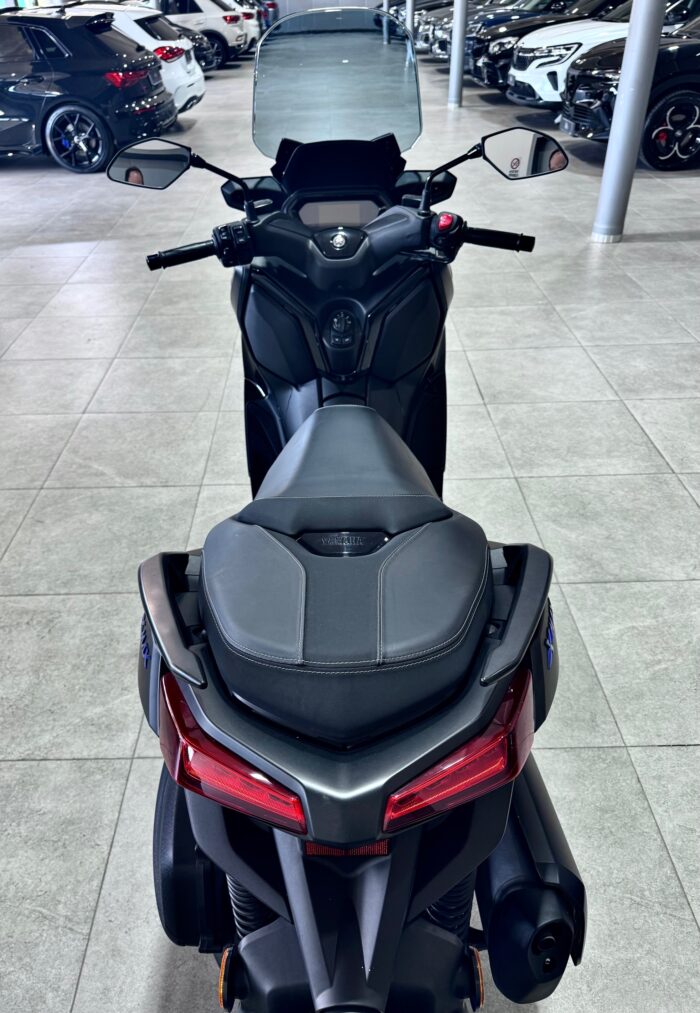 Yamaha X-Max 300 Icon Black - immagine 3