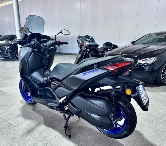 Yamaha X-Max 300 Icon Black - immagine 2