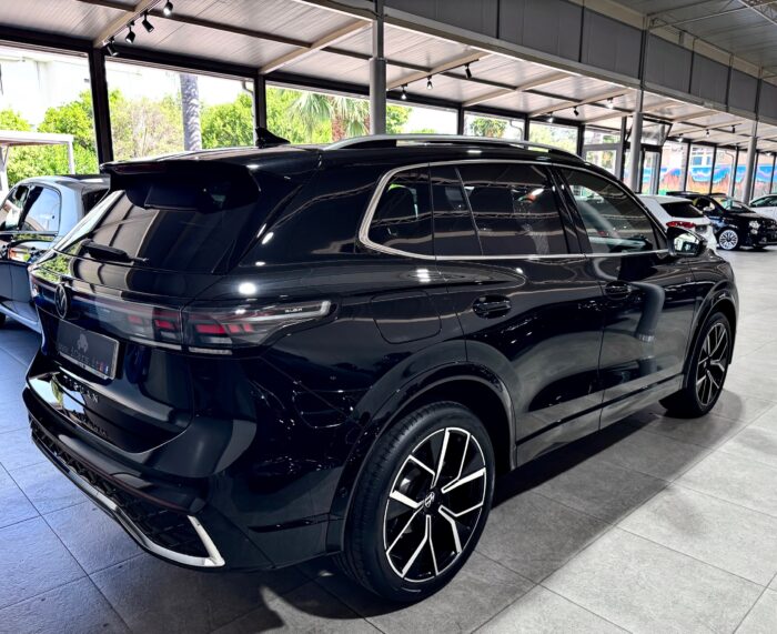 Volkswagen Tiguan 2.0 TDI 150CV DSG R-Line Plus KM 0 - immagine 13