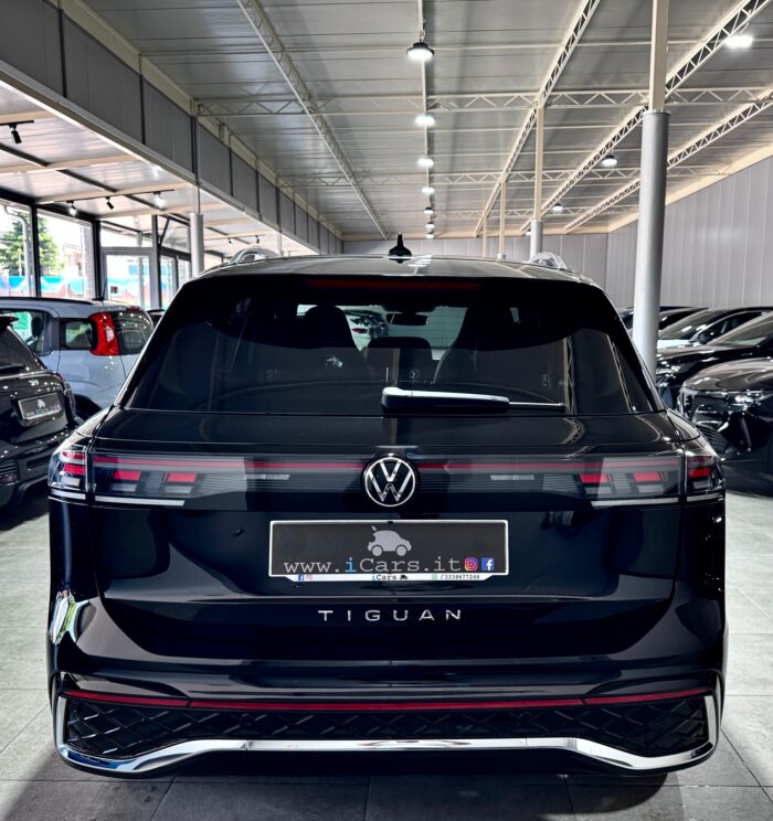 Volkswagen Tiguan 2.0 TDI 150CV DSG R-Line Plus KM 0 - immagine 12