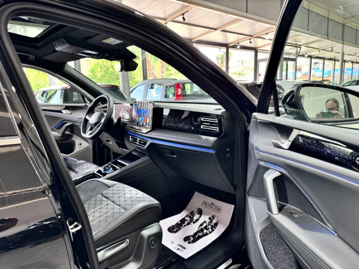 Volkswagen Tiguan 2.0 TDI 150CV DSG R-Line Plus KM 0 - immagine 4